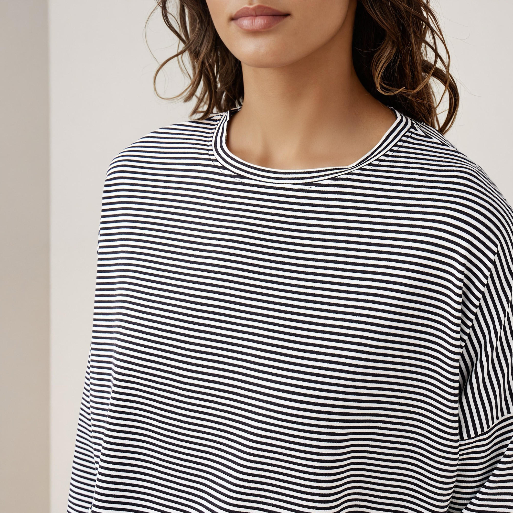 تيشيرت مقلم بأكمام بأكتاف منسدلة-women-clothing-tshirts-image-2