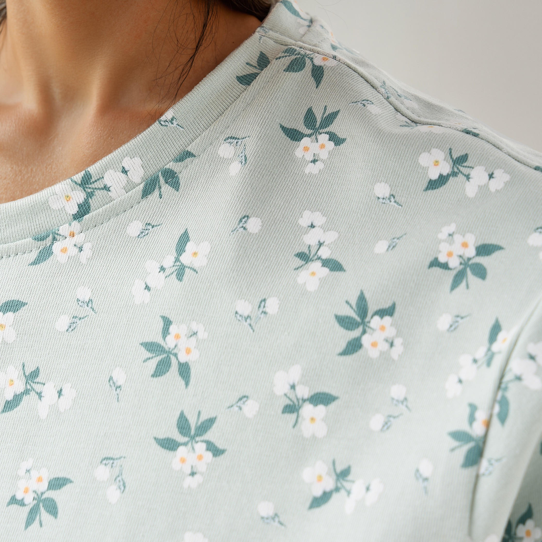Floral Print Crew Neck T-shirt with Short Sleeves-women-clothing-tshirts-image-5