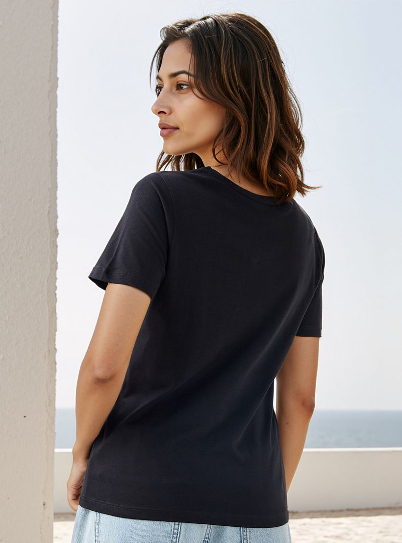 تيشيرت بياقة ضيقة وطبعات-women-clothing-tshirts-image-3