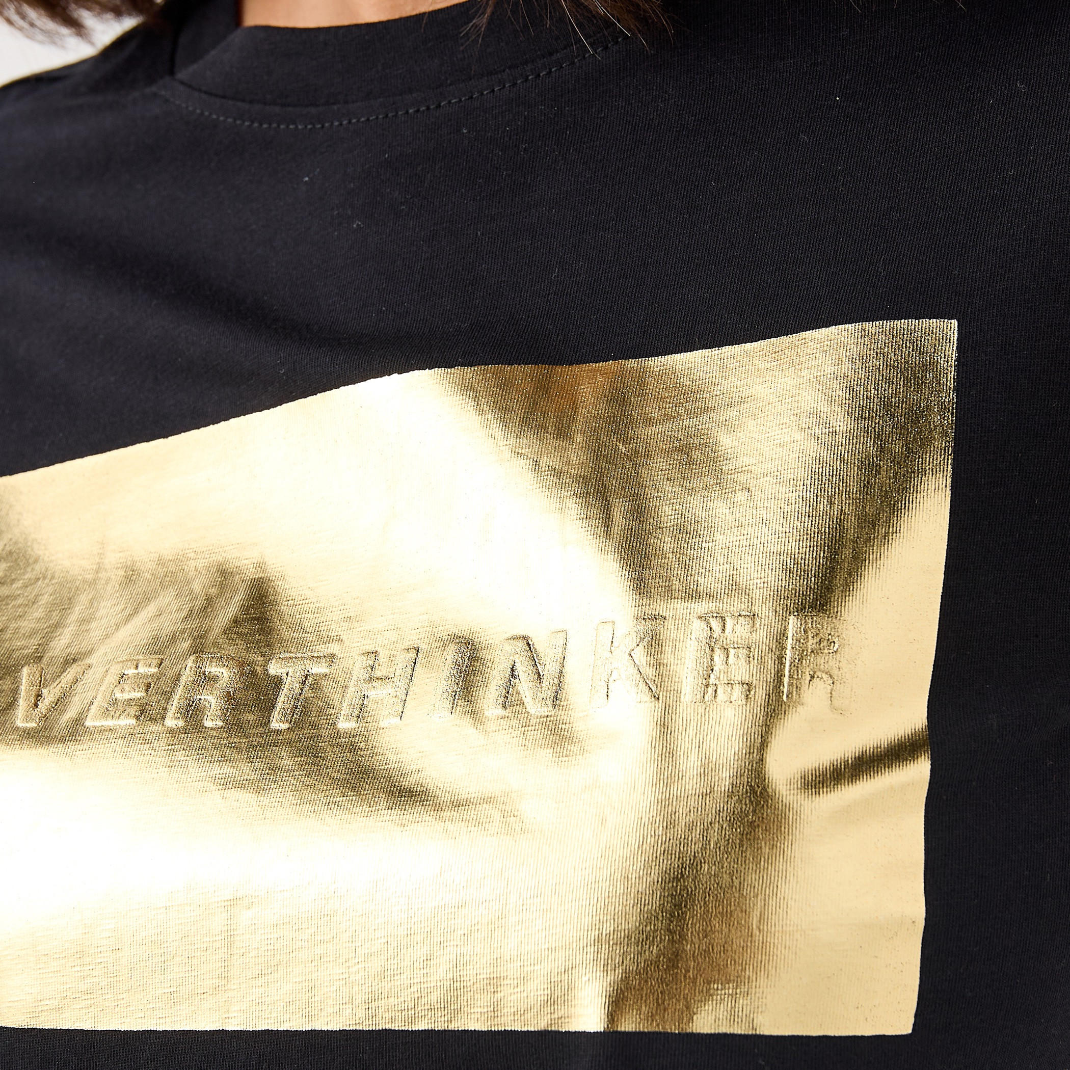 تيشيرت بياقة ضيقة وطبعات-women-clothing-tshirts-image-1