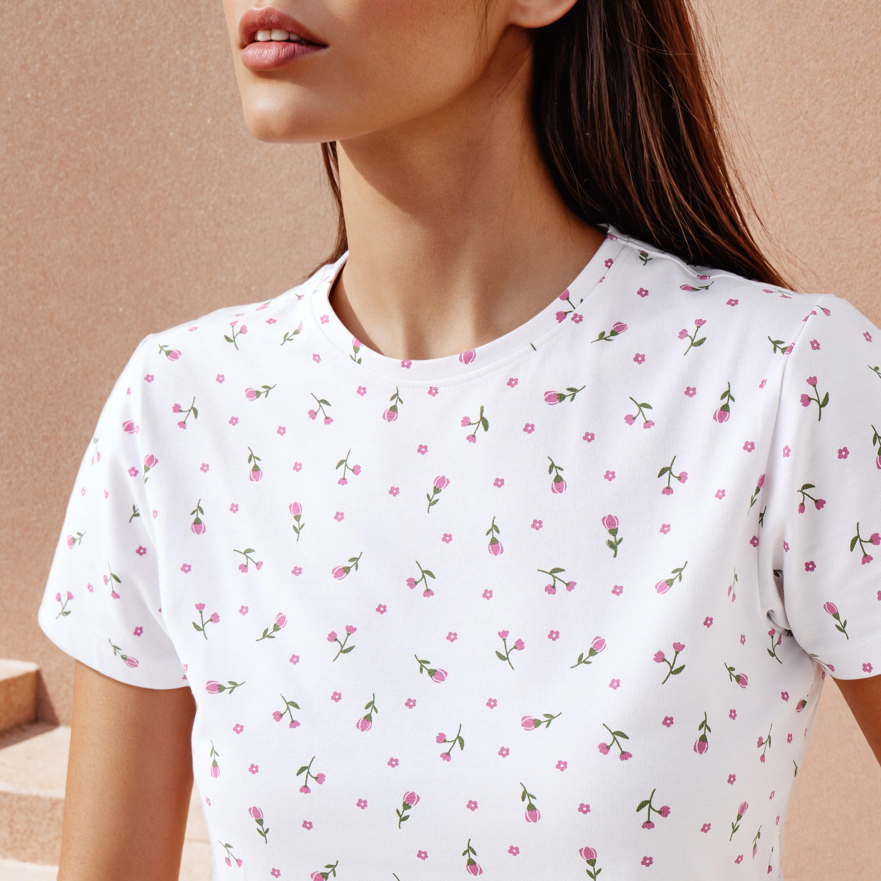 تيشيرت بياقة ضيقة وطبعات-women-clothing-tshirts-image-2