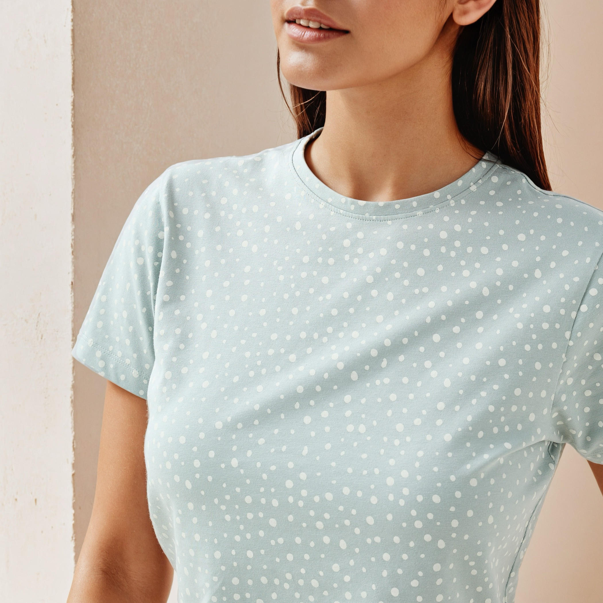 تيشيرت بياقة ضيقة وطبعات-women-clothing-tshirts-image-2