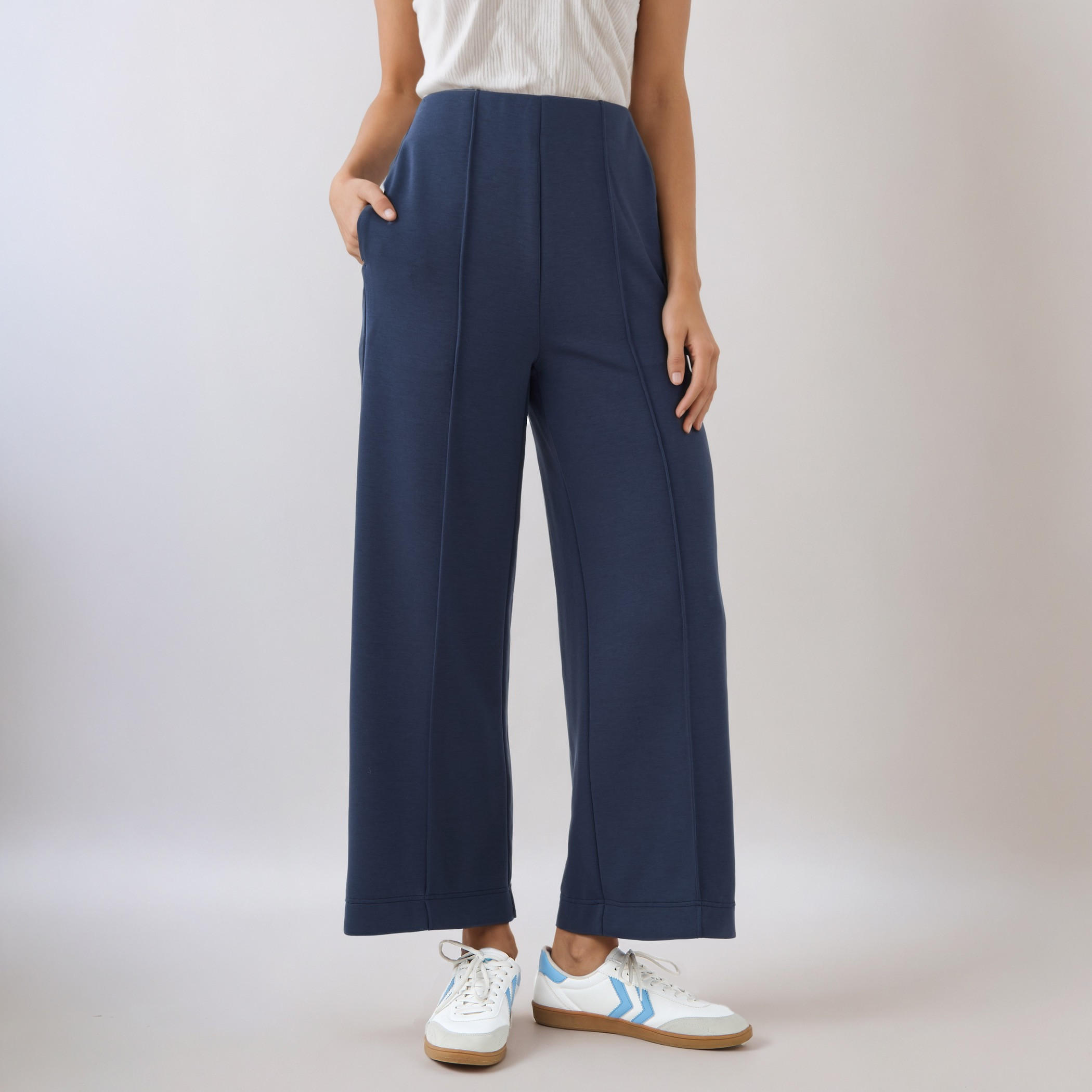 بنطلون واسع الساقين بخصر مرن وزينة بينتوك-women-clothing-bottoms-trousers-image-1
