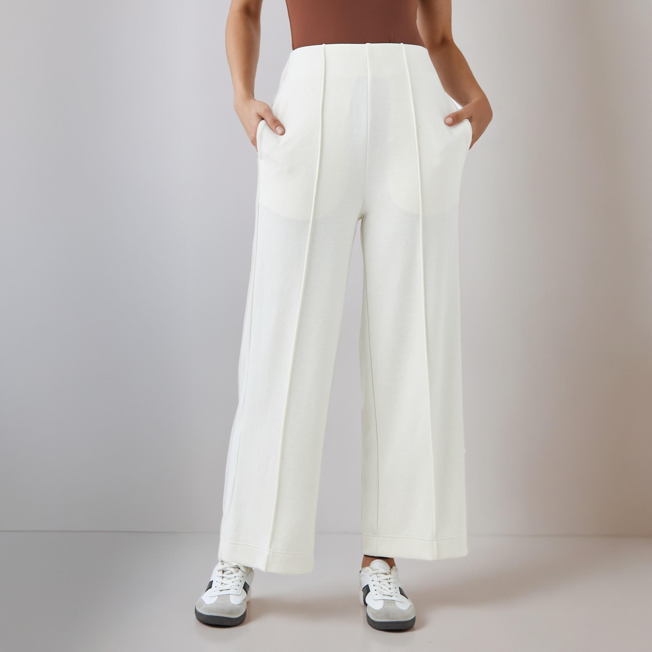 بنطلون واسع الساقين بخصر مرن وزينة بينتوك-women-clothing-bottoms-trousers-image-1