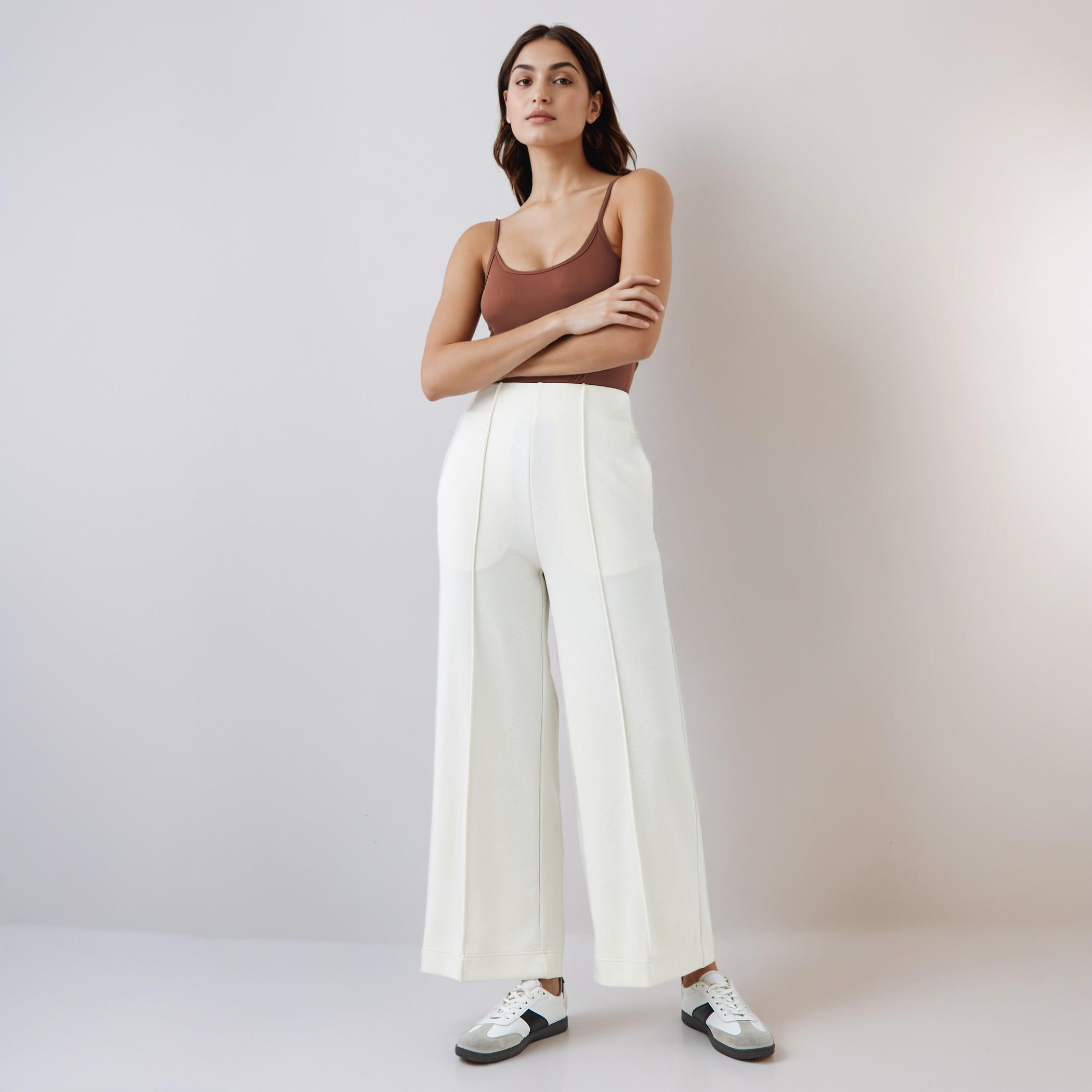 بنطلون واسع الساقين بخصر مرن وزينة بينتوك-women-clothing-bottoms-trousers-image-2