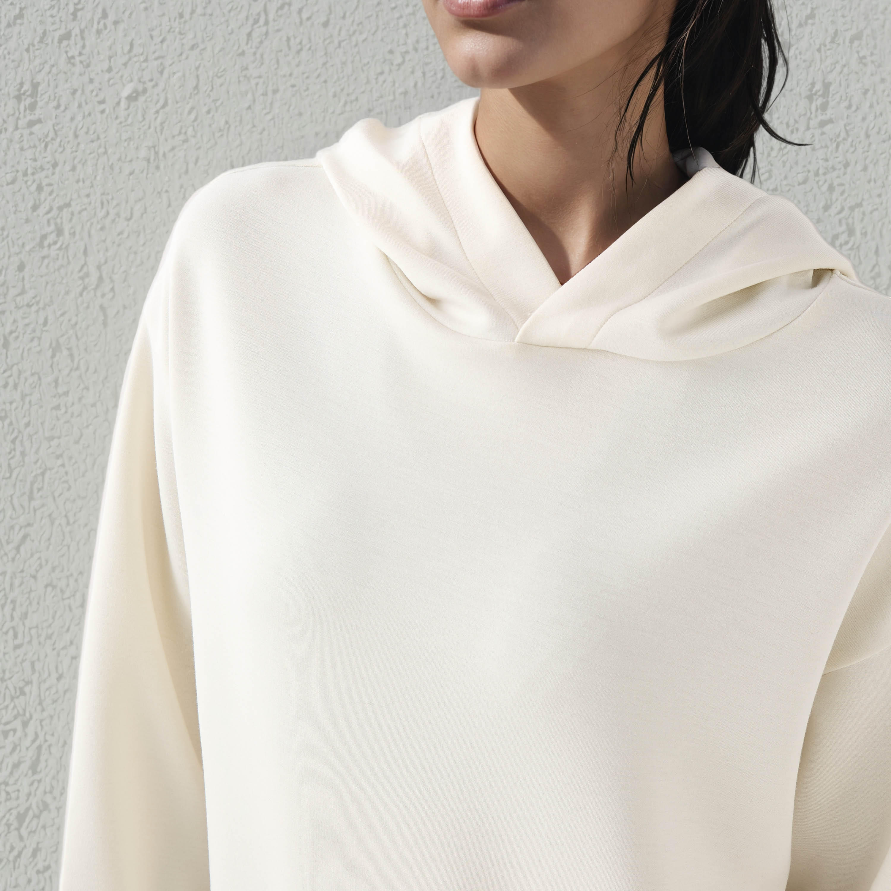 هودي ناعم الملمس بحافة واسعة-women-winterwear-hoodiesandsweatshirts-hoodies-image-4
