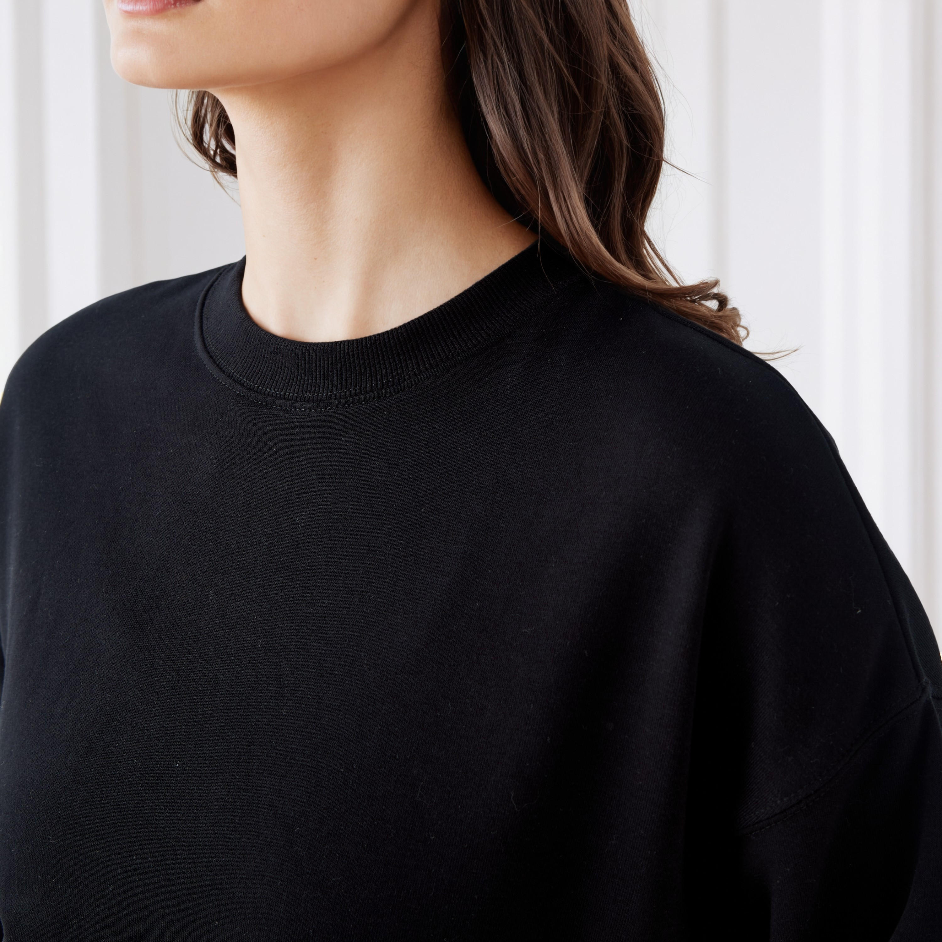 سويت شيرت بقصة مريحة-women-winterwear-hoodiesandsweatshirts-sweatshirts-image-4