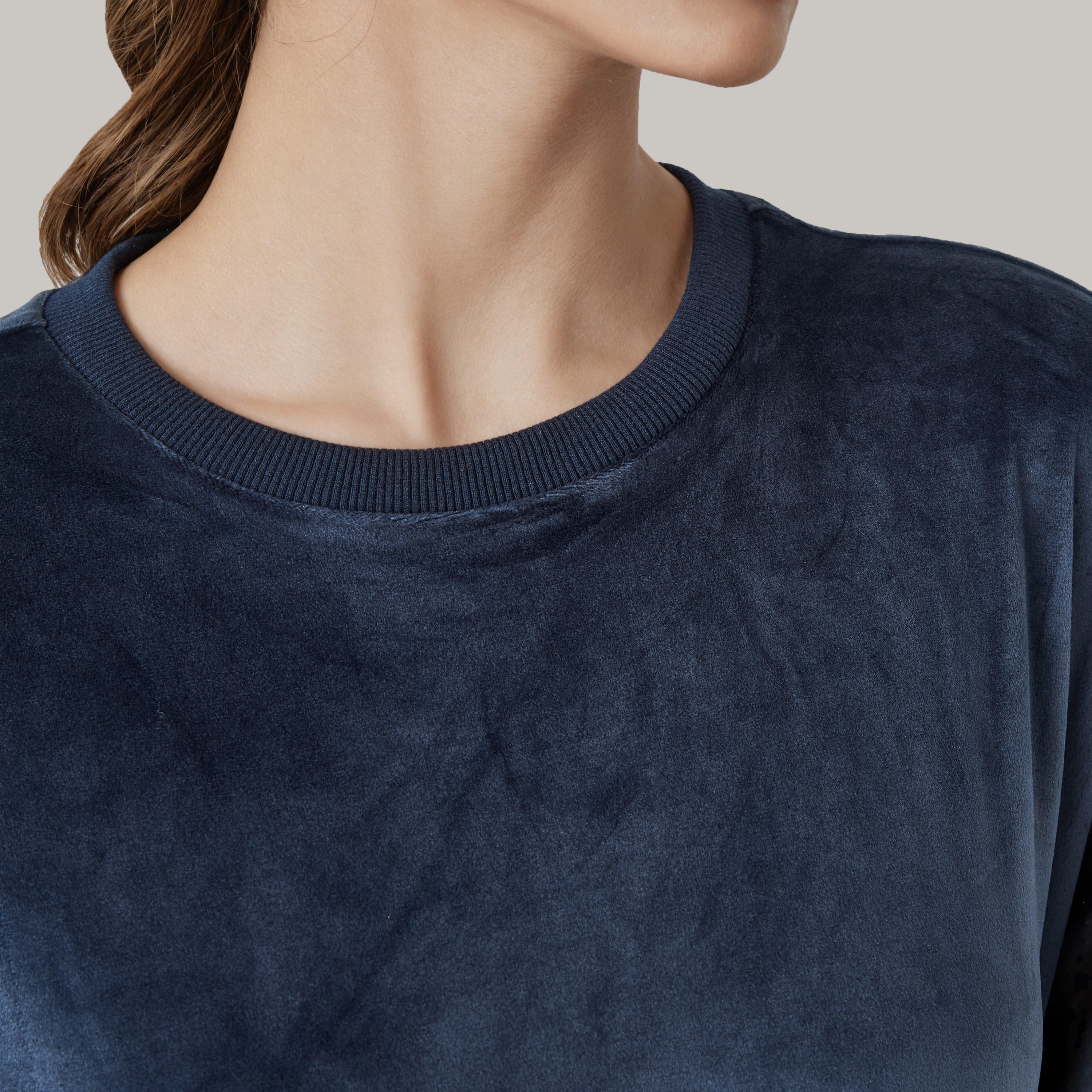 Regular Fit Velour Sweatshirt-women-winterwear-hoodiesandsweatshirts-sweatshirts-image-3