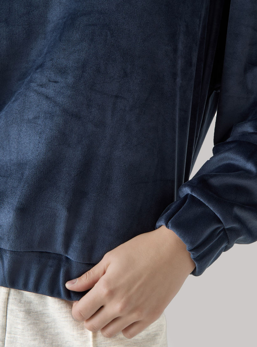 Regular Fit Velour Sweatshirt-women-winterwear-hoodiesandsweatshirts-sweatshirts-image-5