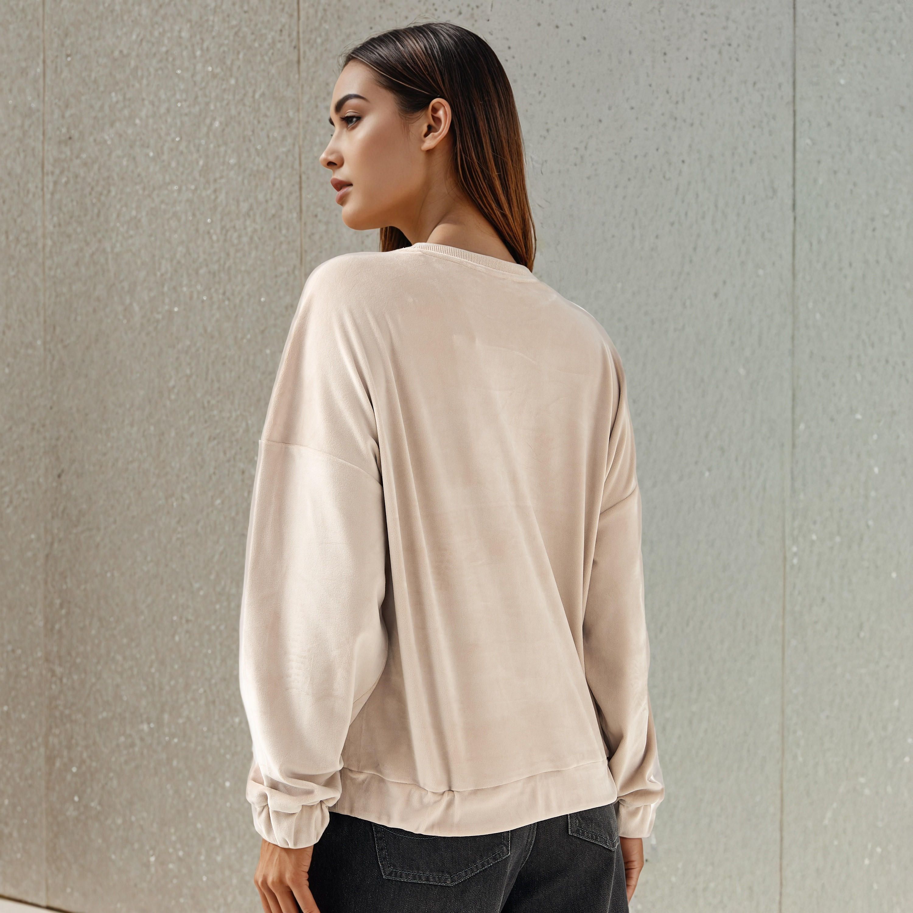 Regular Fit Velour Sweatshirt-women-winterwear-hoodiesandsweatshirts-sweatshirts-image-3