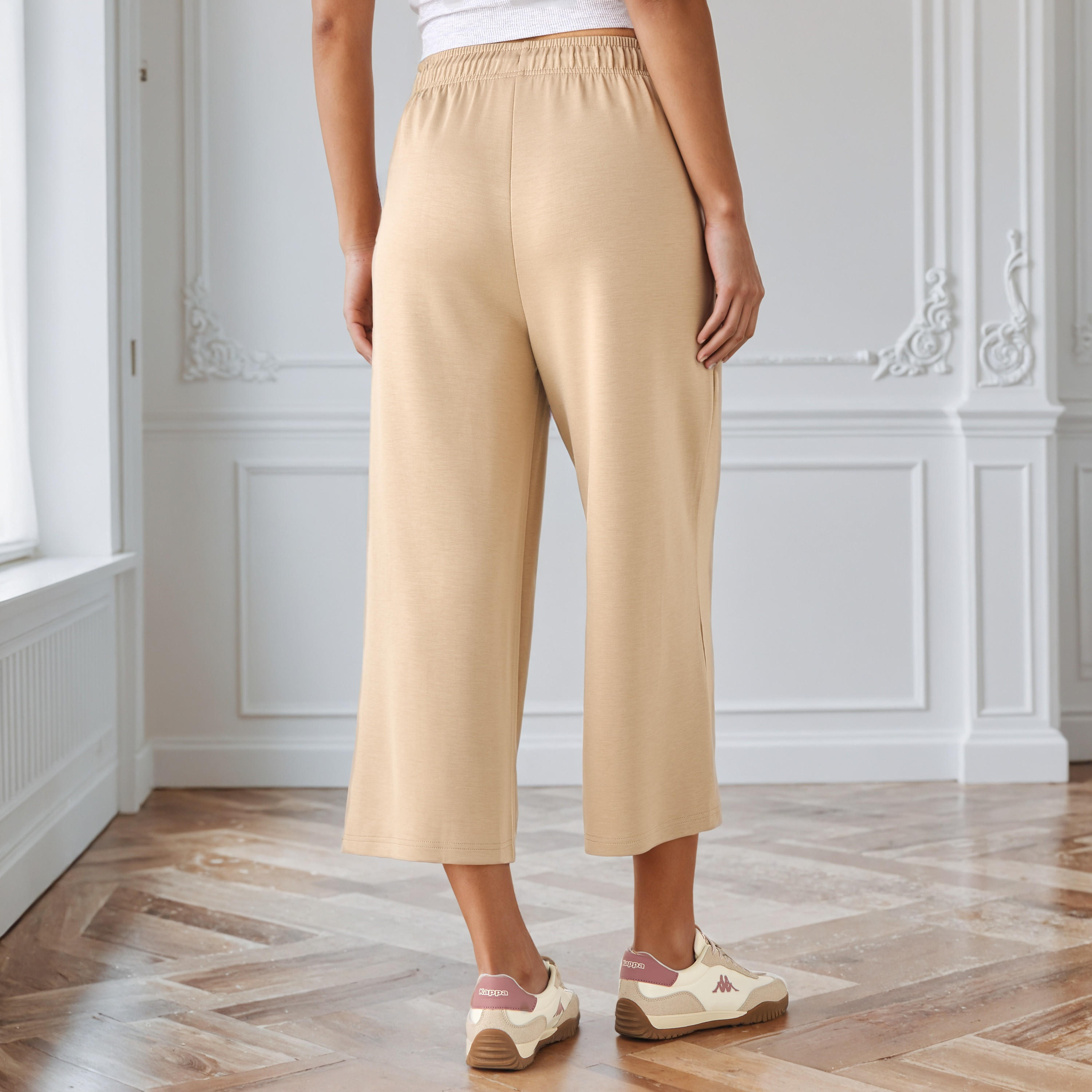 بنطلون قصير واسع الساقين بخصر مطاطي ورباط-women-clothing-bottoms-joggers-image-4