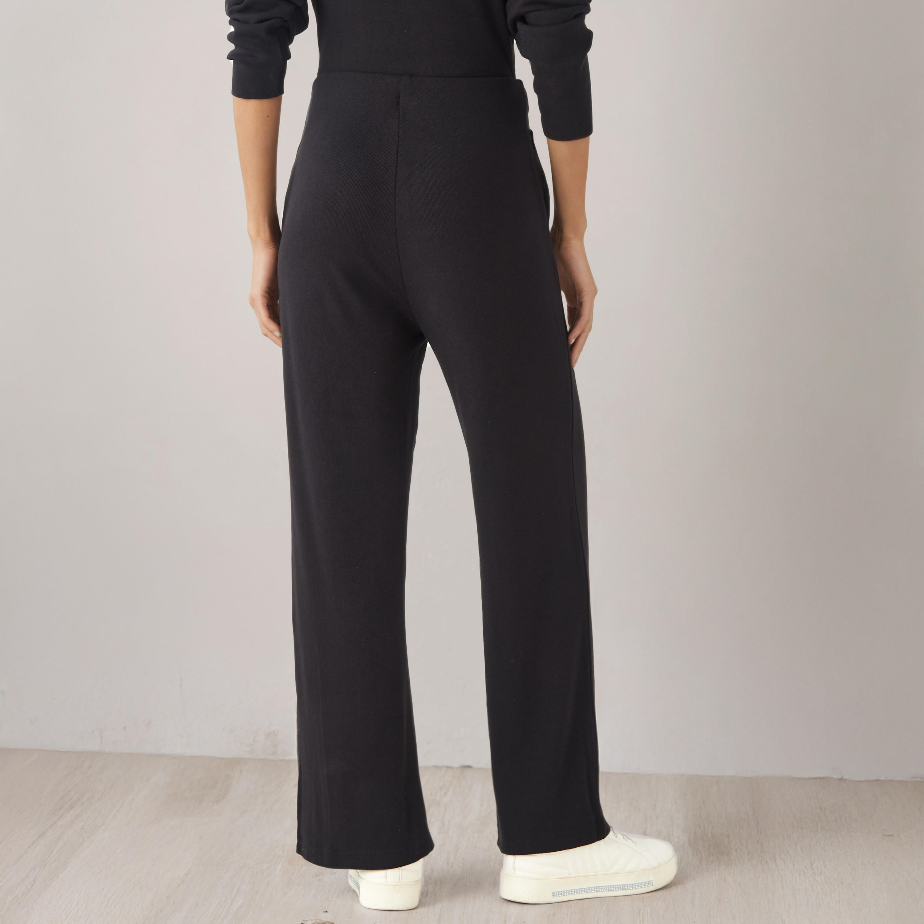 بنطلون رياضي بأرجل واسعة وخصر مرن-women-clothing-bottoms-joggers-image-3