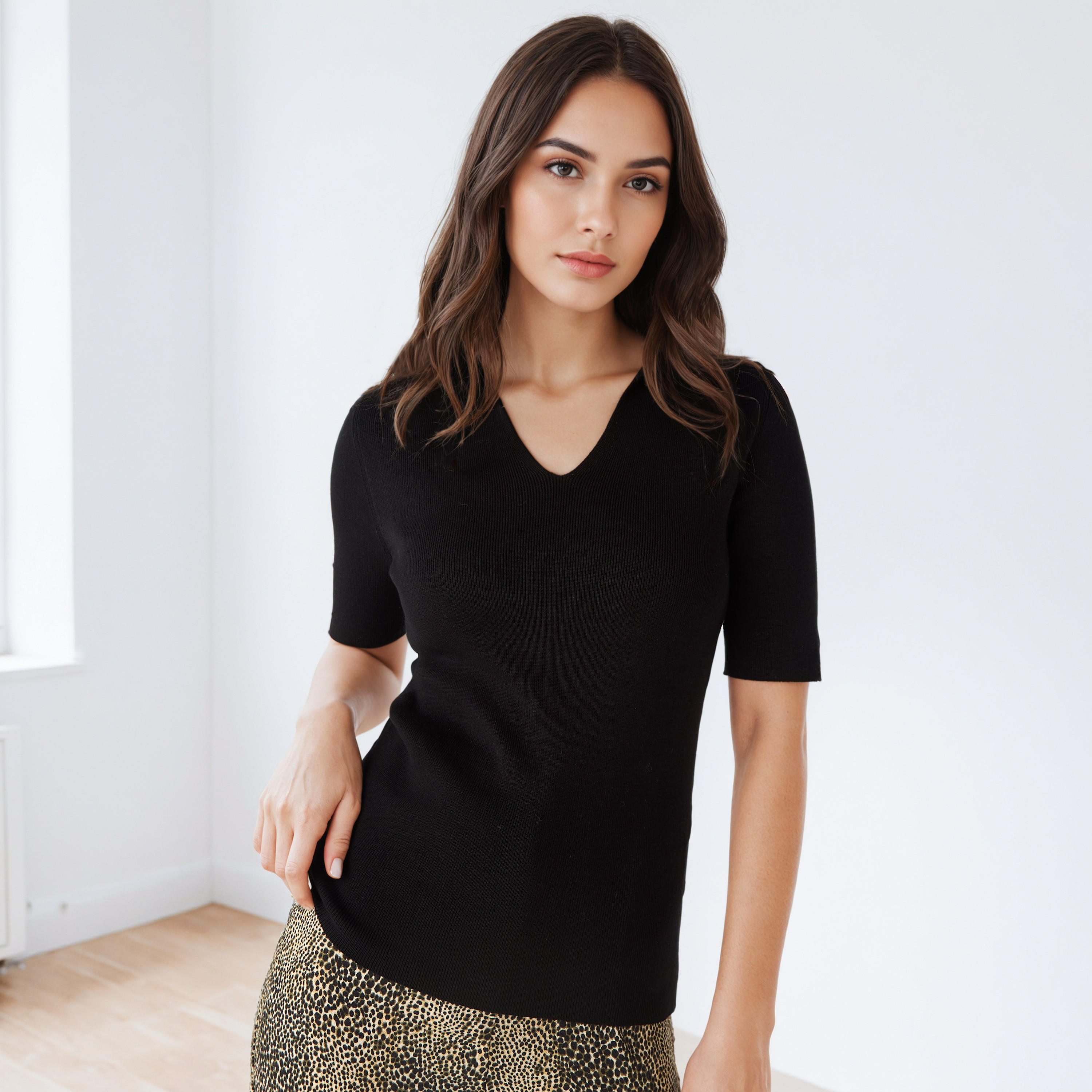 تيشيرت بولو بارز الملمس بياقة V-women-clothing-tshirts-image-5