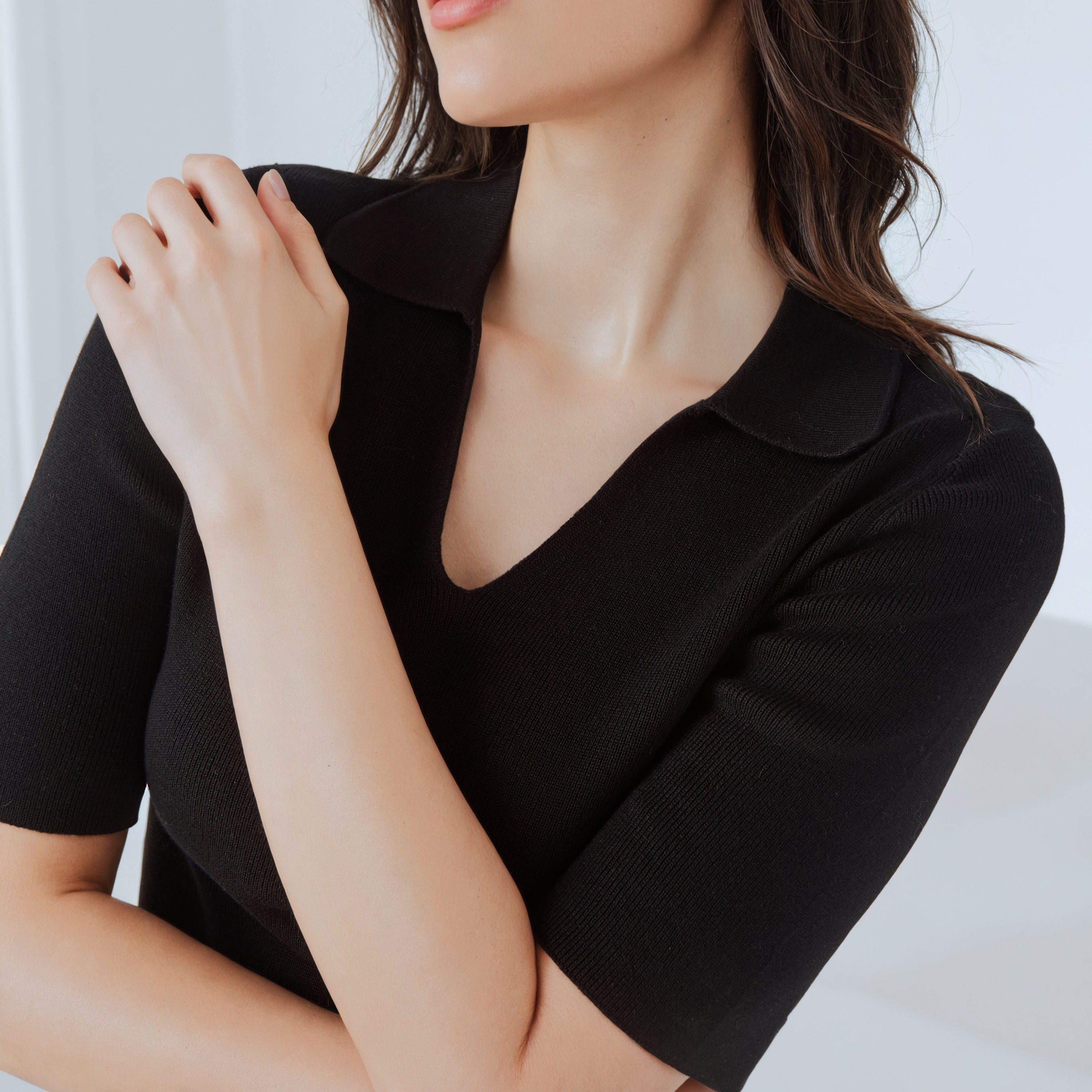 تيشيرت بولو بارز الملمس بياقة V-women-clothing-tshirts-image-2