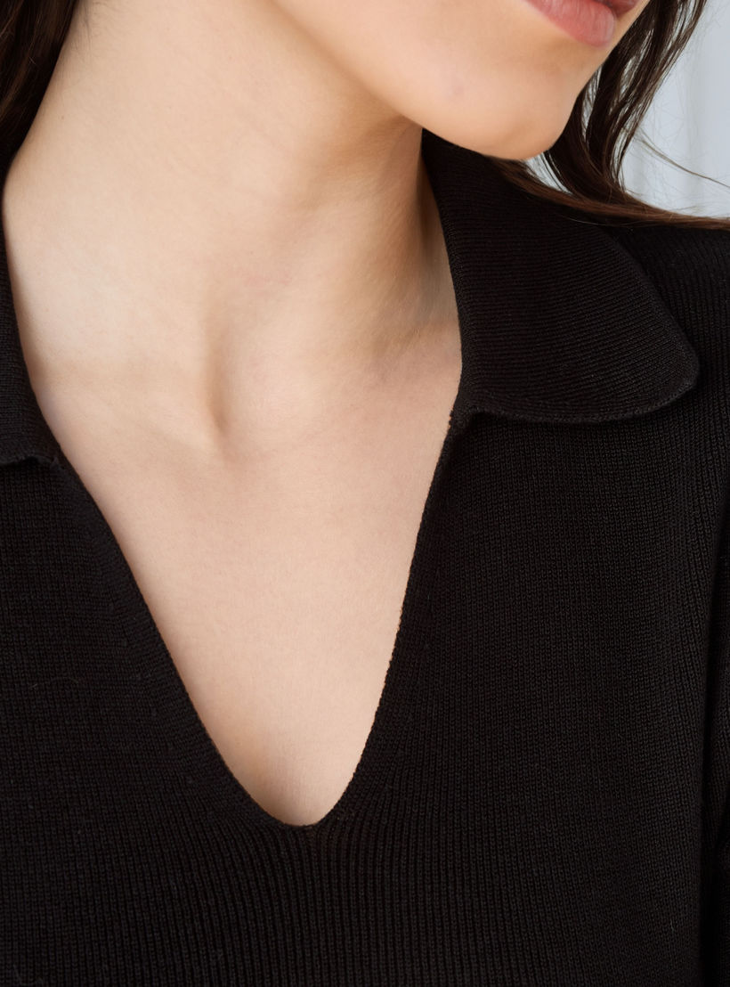 تيشيرت بولو بارز الملمس بياقة V-women-clothing-tshirts-image-5