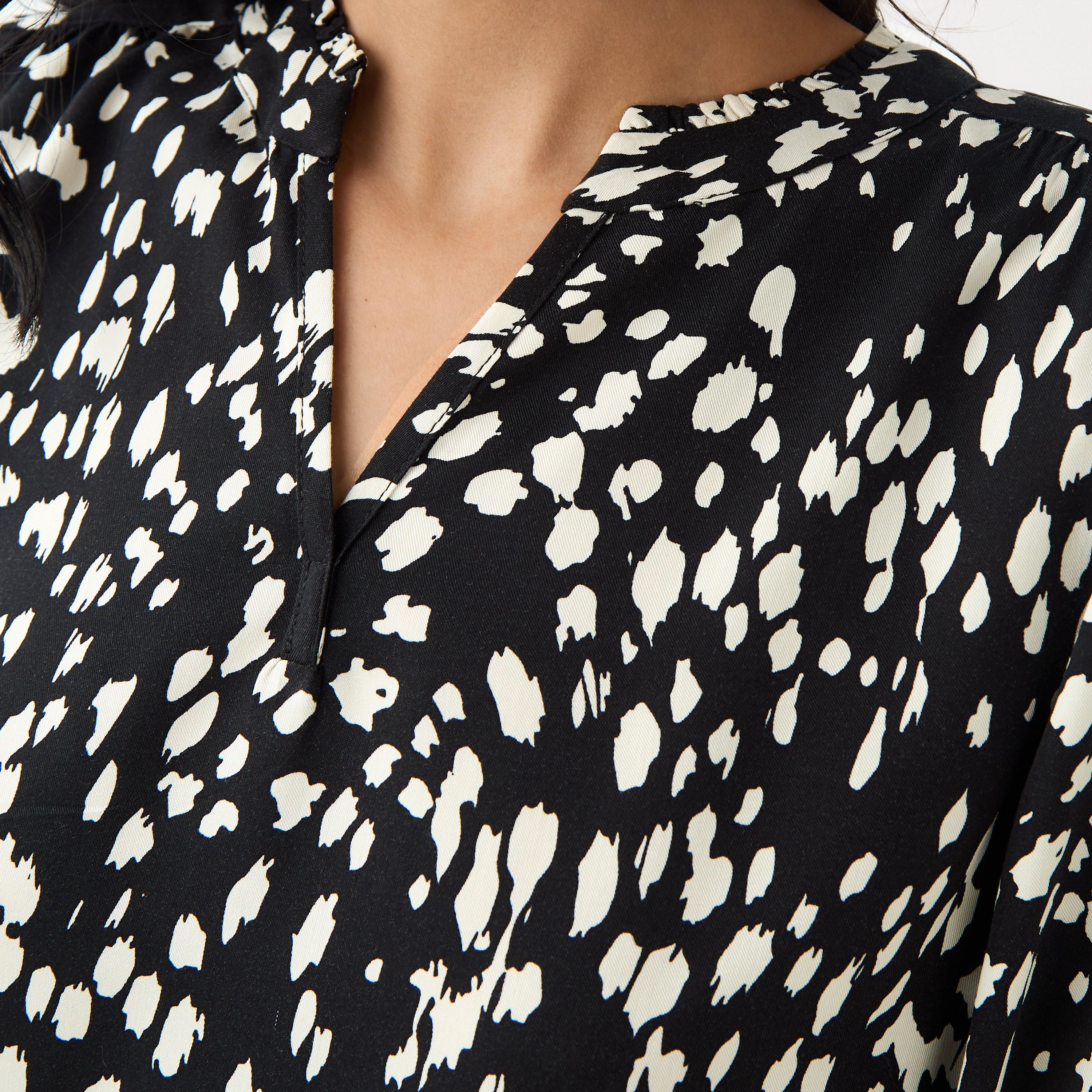 بلوزة بياقة عادية وطبعات-women-clothing-shirtsandblouses-blouses-image-1