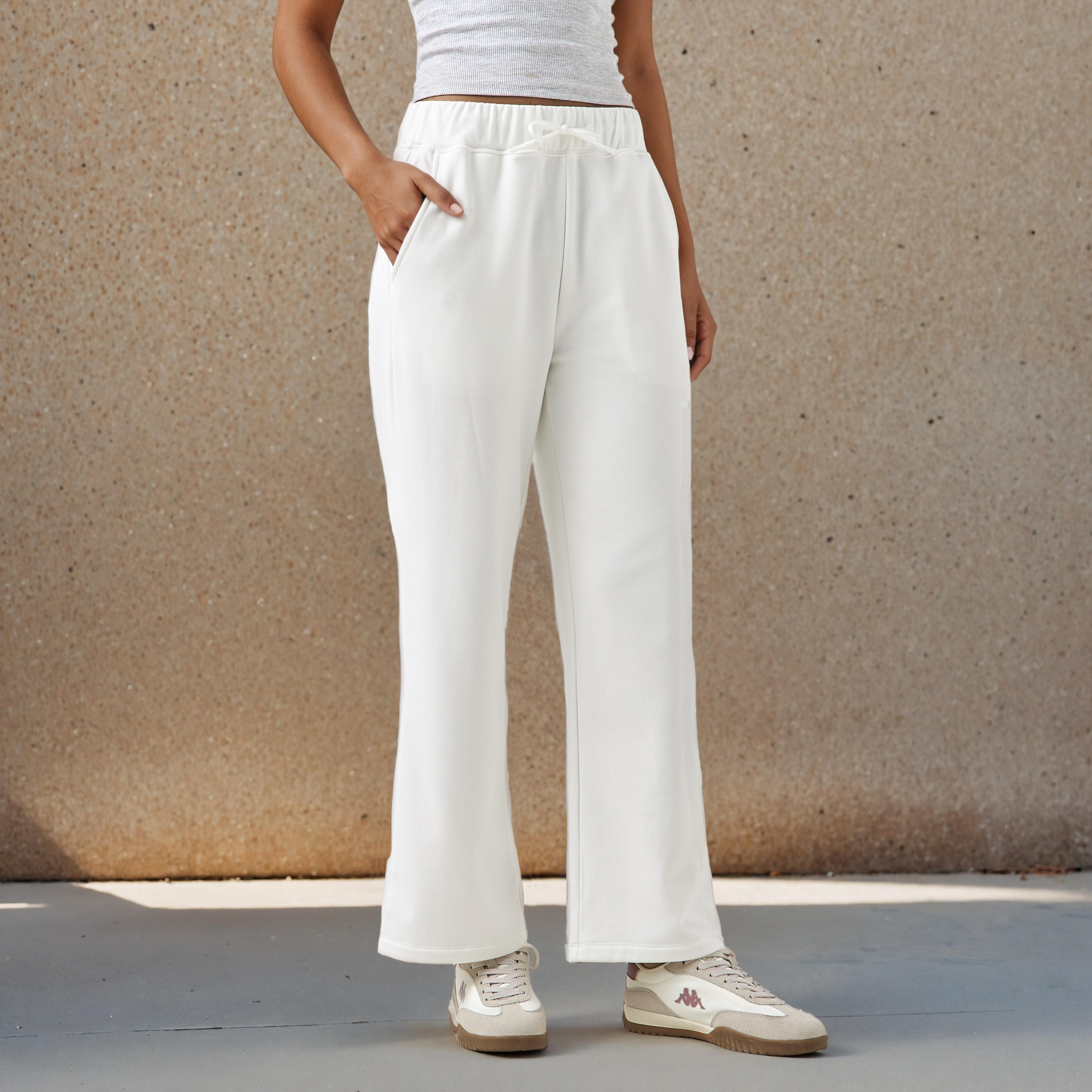 بنطلون رياضي من مزيج البوليستر بخصر مرن وجيوب-women-clothing-bottoms-joggers-image-1