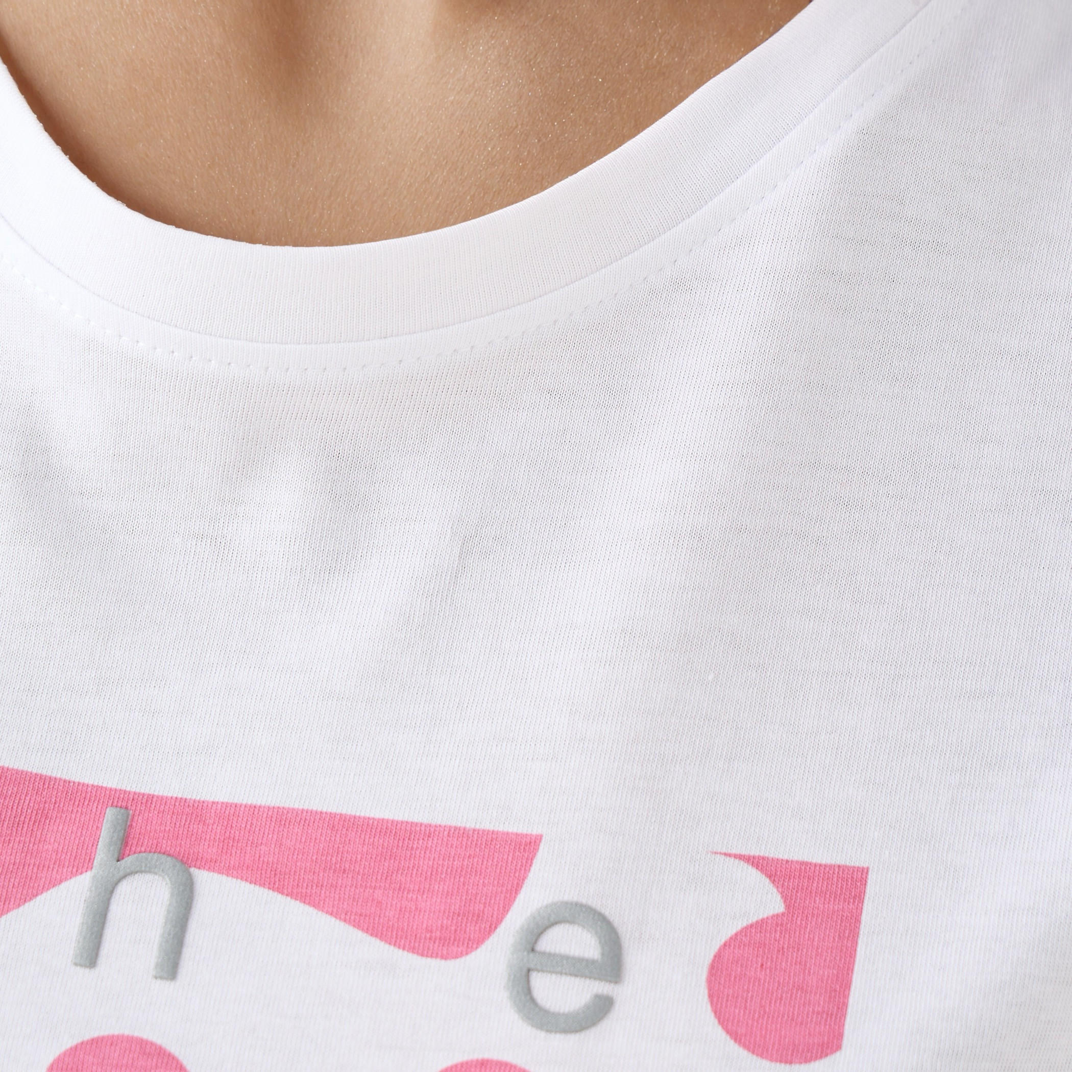 تيشيرت قطن بقصة عادية وطبعات شعار-women-clothing-tshirts-image-5