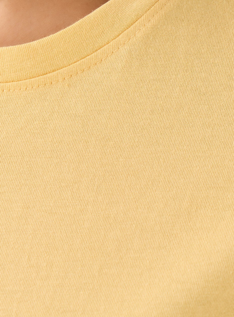تيشيرت قطن بقصة عادية مع طبعات جرافيك-women-clothing-tshirts-image-1