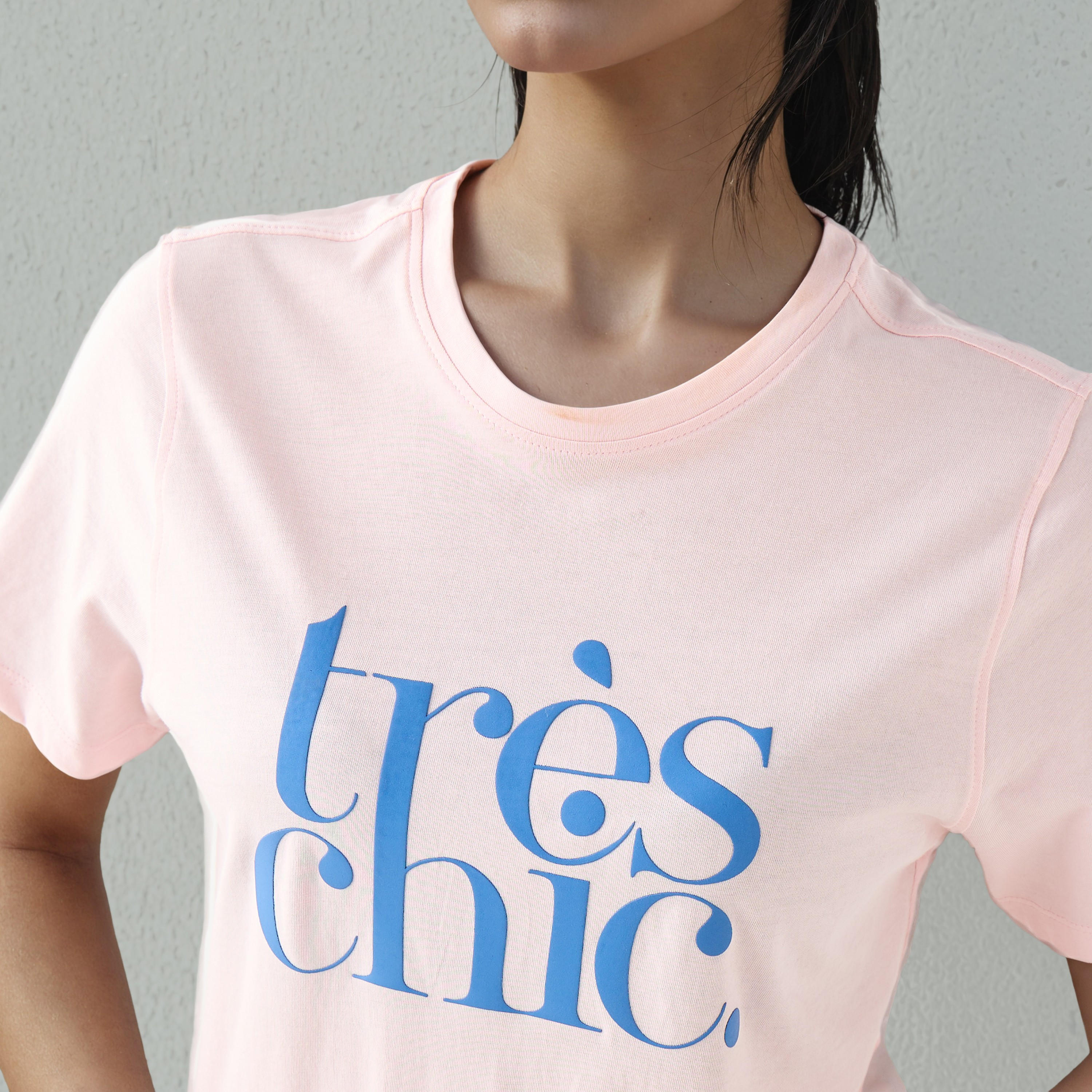 تيشيرت قطن بقصة عادية مع طبعات شعار-women-clothing-tshirts-image-4