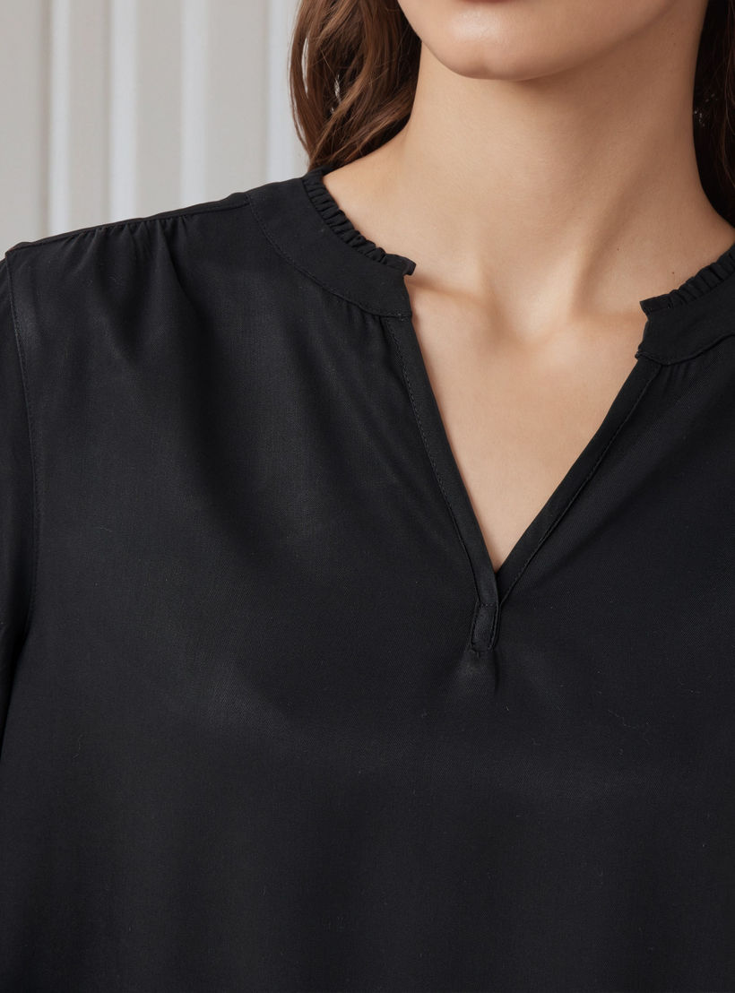 بلوزة فيسكوز بقصة عادية وياقة حرف V-women-clothing-shirtsandblouses-blouses-image-1