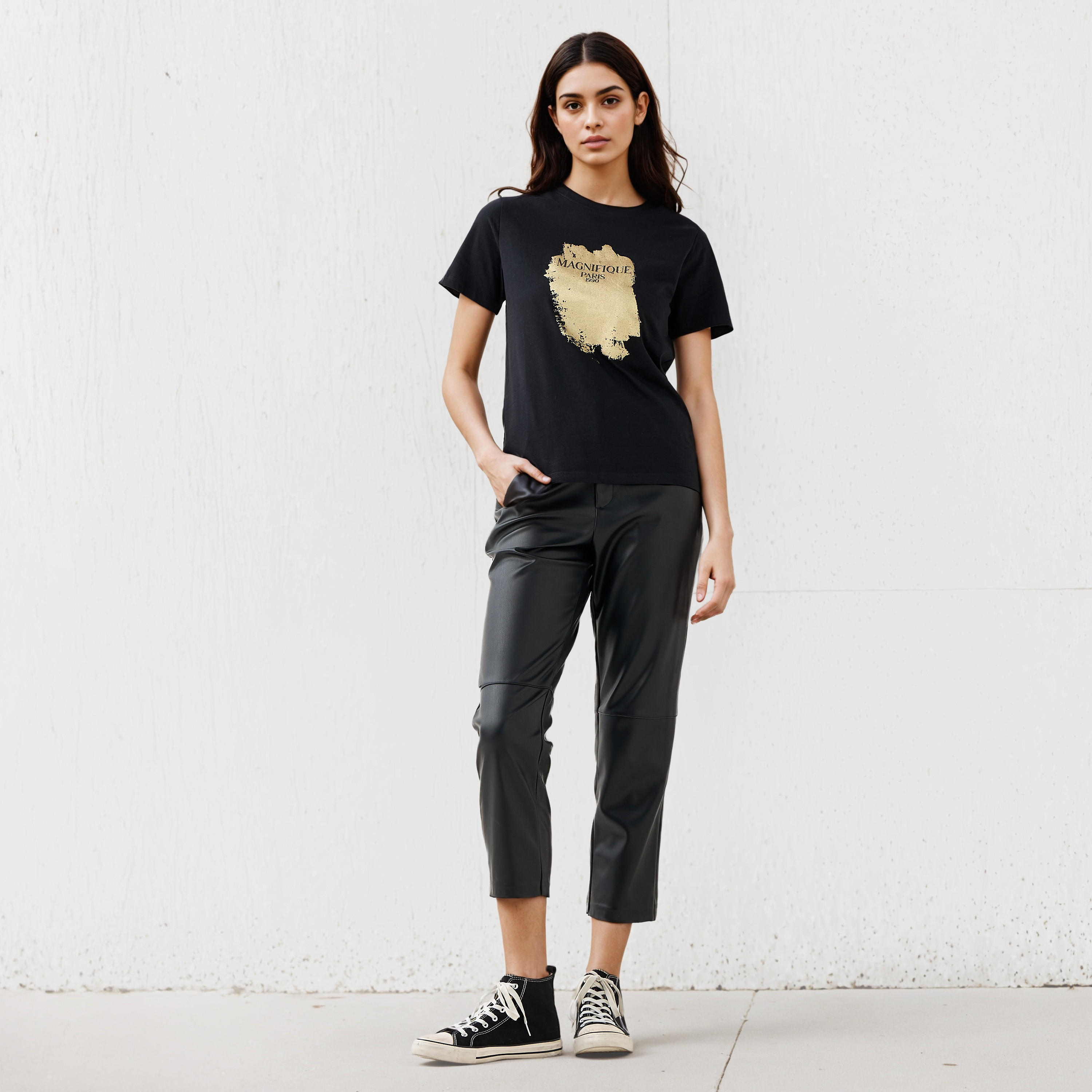 تيشيرت بياقة ضيقة وطبعات-women-clothing-tshirts-image-4