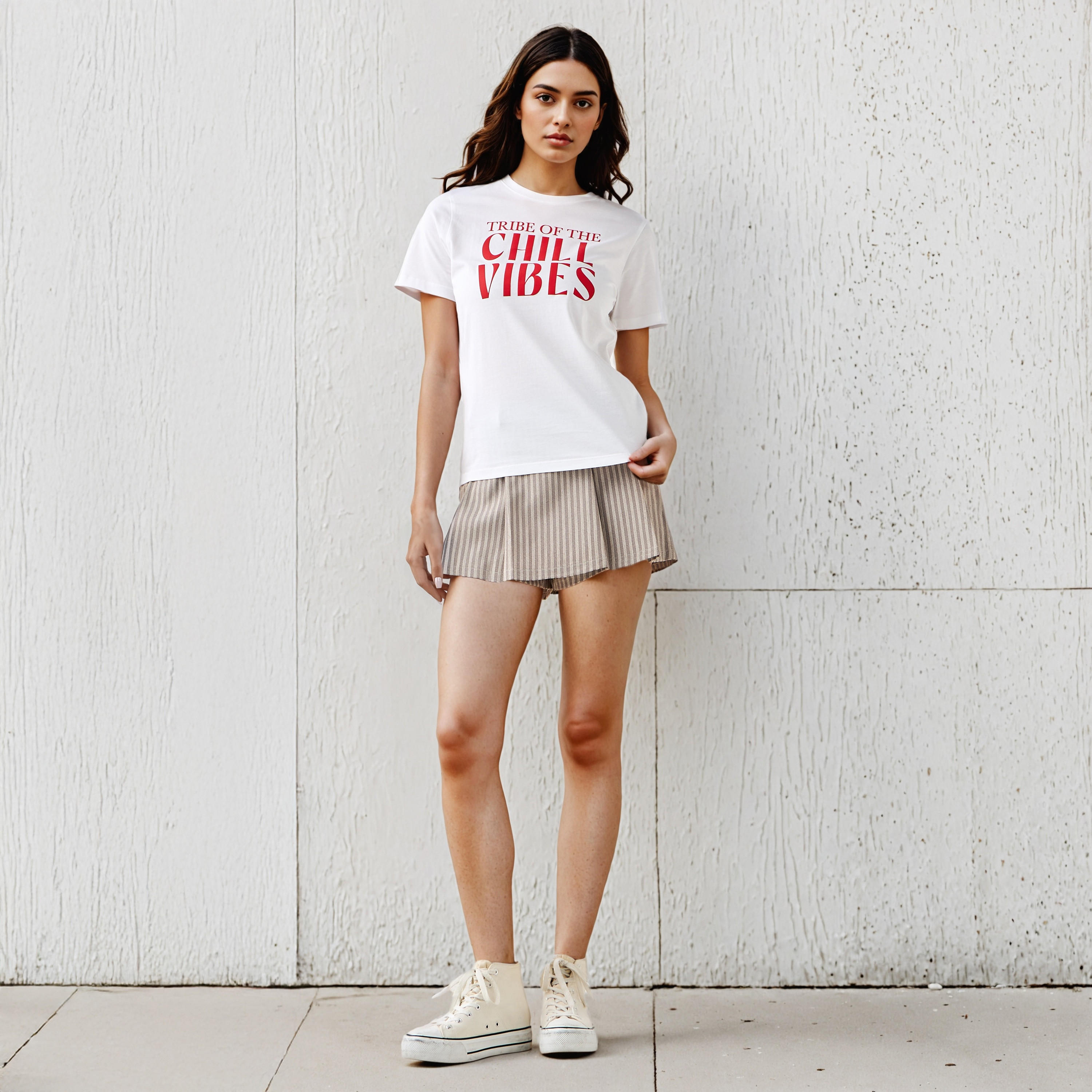 تيشيرت بياقة ضيقة وطبعات شعار-women-clothing-tshirts-image-4