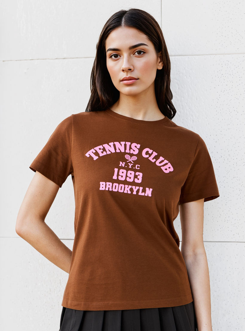 تيشيرت بياقة ضيقة وطبعات-women-clothing-tshirts-image-5