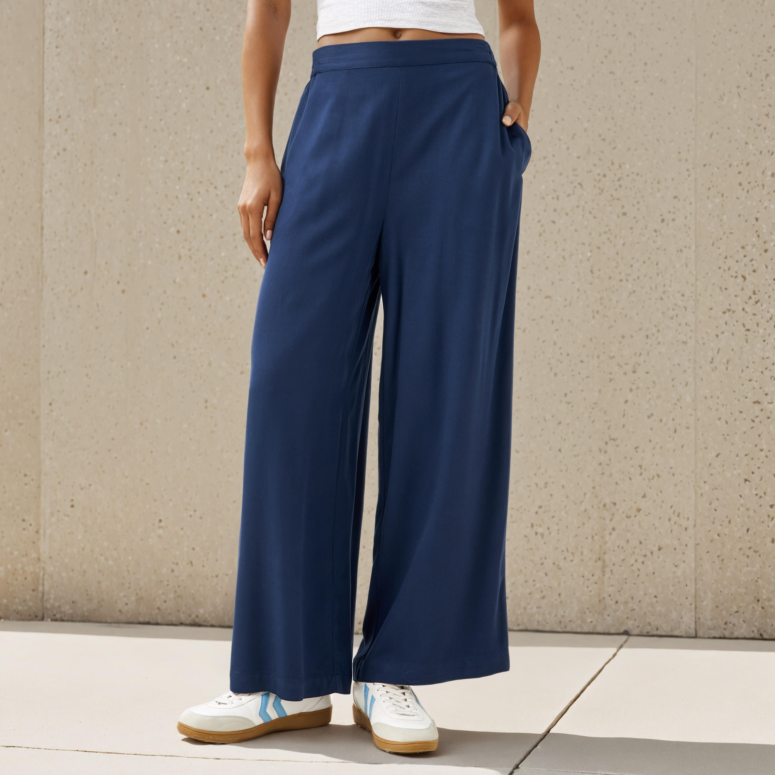 بنطلون بالازو بأرجل واسعة وخصر مرن-women-clothing-bottoms-trousers-image-1