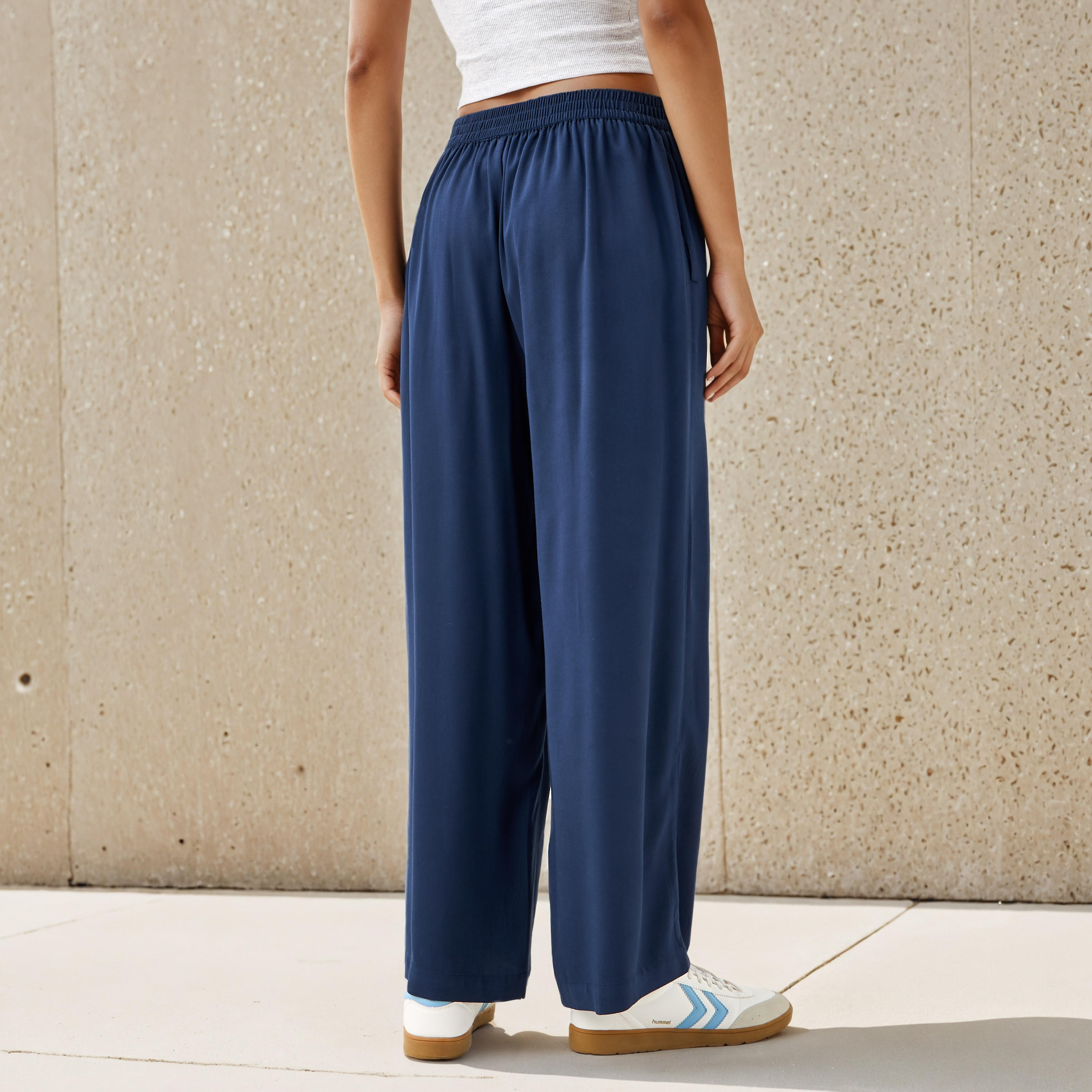 بنطلون بالازو بأرجل واسعة وخصر مرن-women-clothing-bottoms-trousers-image-4