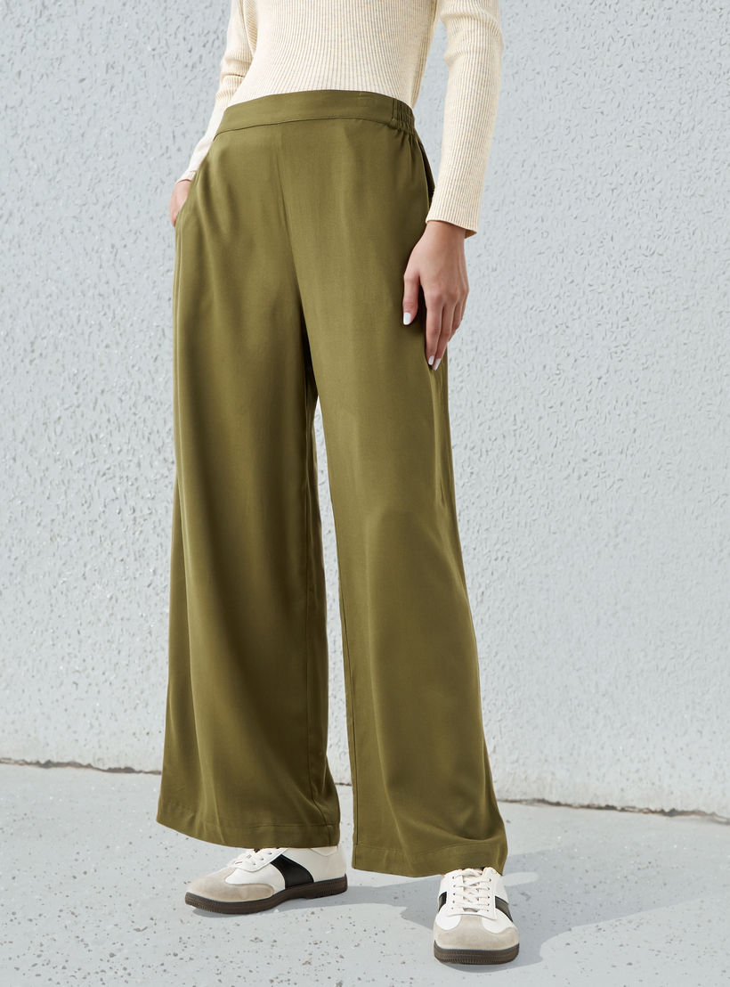 بنطلون بالازو بأرجل واسعة وخصر مرن-women-clothing-bottoms-trousers-image-1