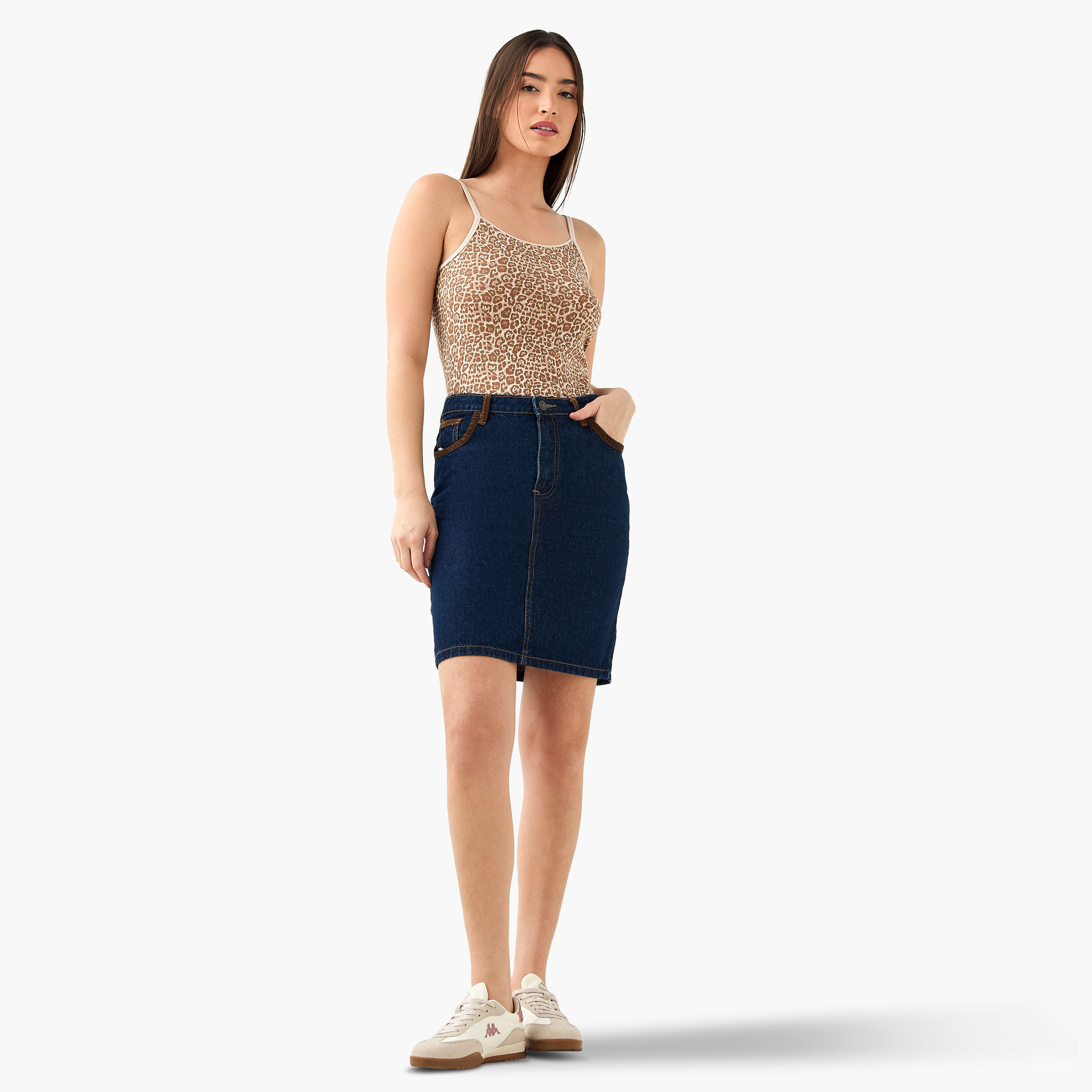 بلوزة كامي مزيج القطن بقصة سليم وطبعات-women-clothing-tshirts-image-2