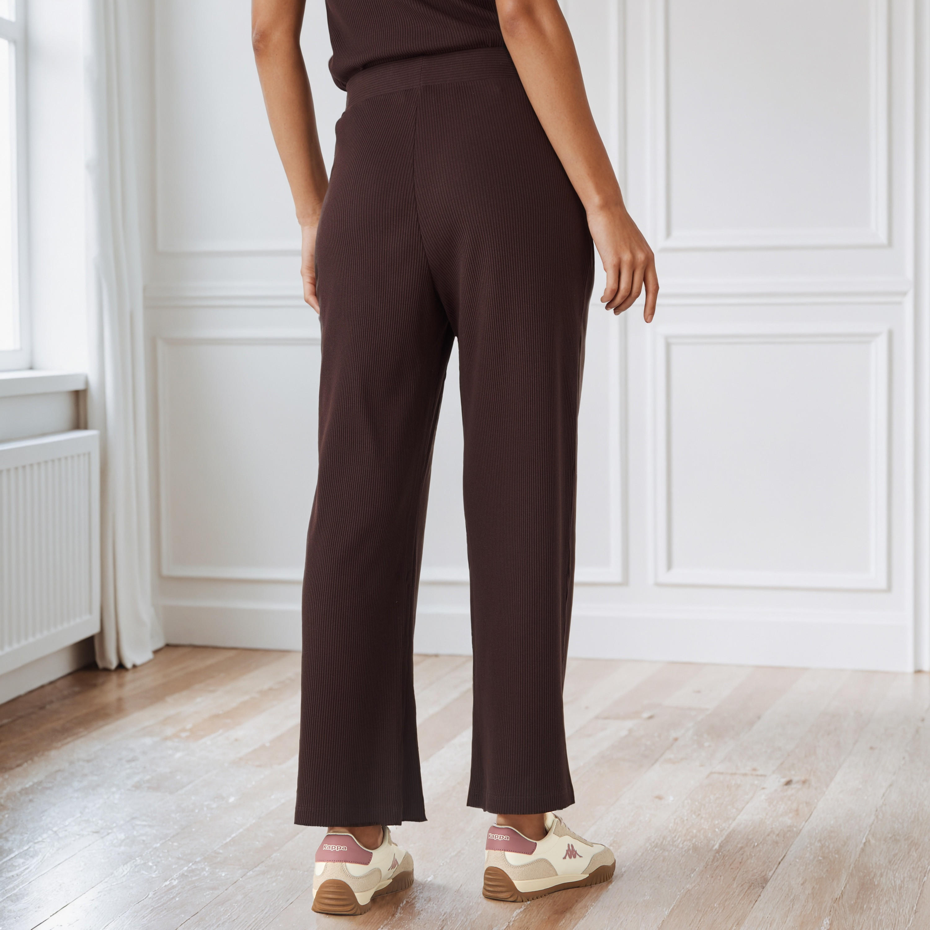بنطلون واسع الساقين مضلع بخصر مطاطي وجيوب-women-clothing-bottoms-trousers-image-4