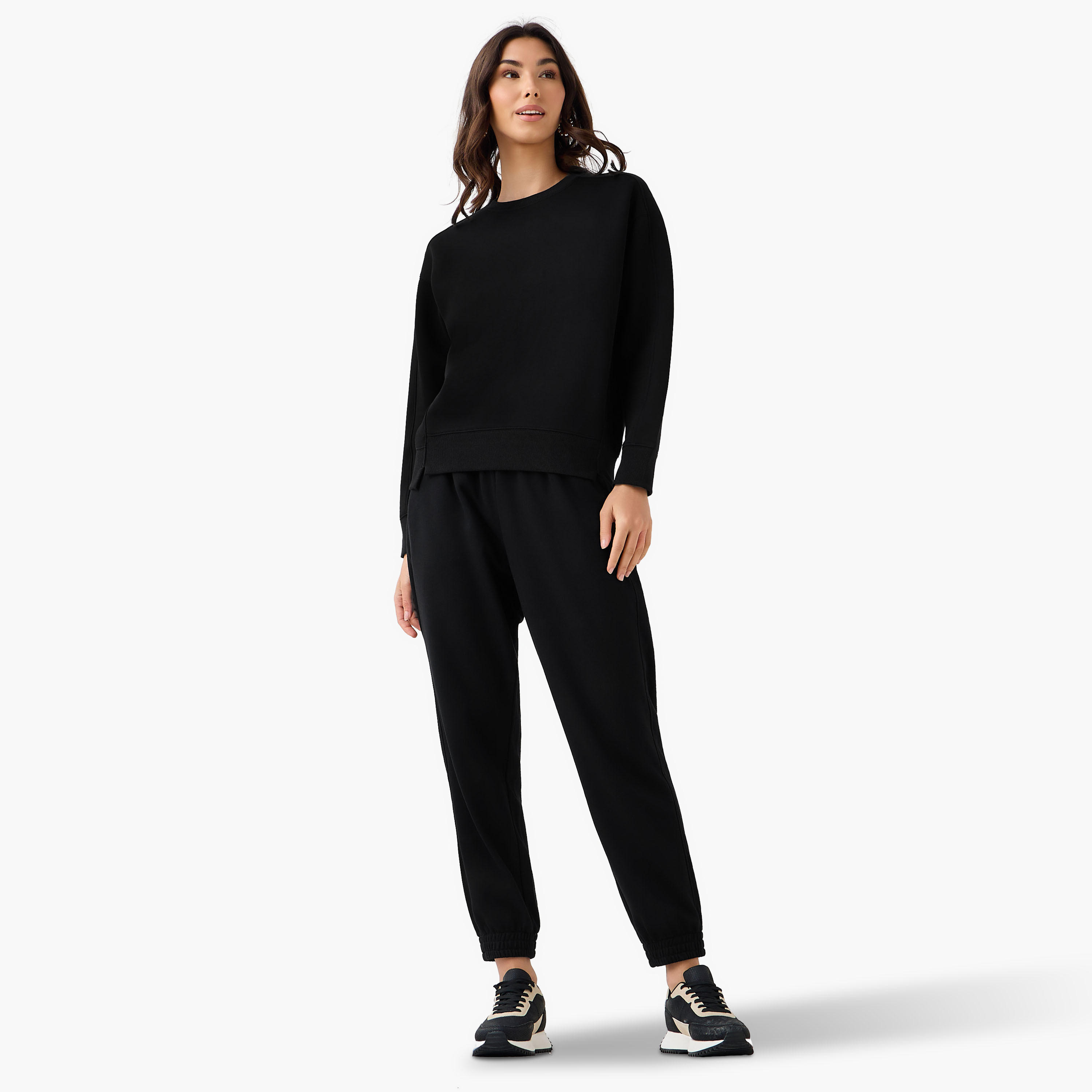 سويت شيرت بقصّة مريحة-women-winterwear-hoodiesandsweatshirts-sweatshirts-image-2