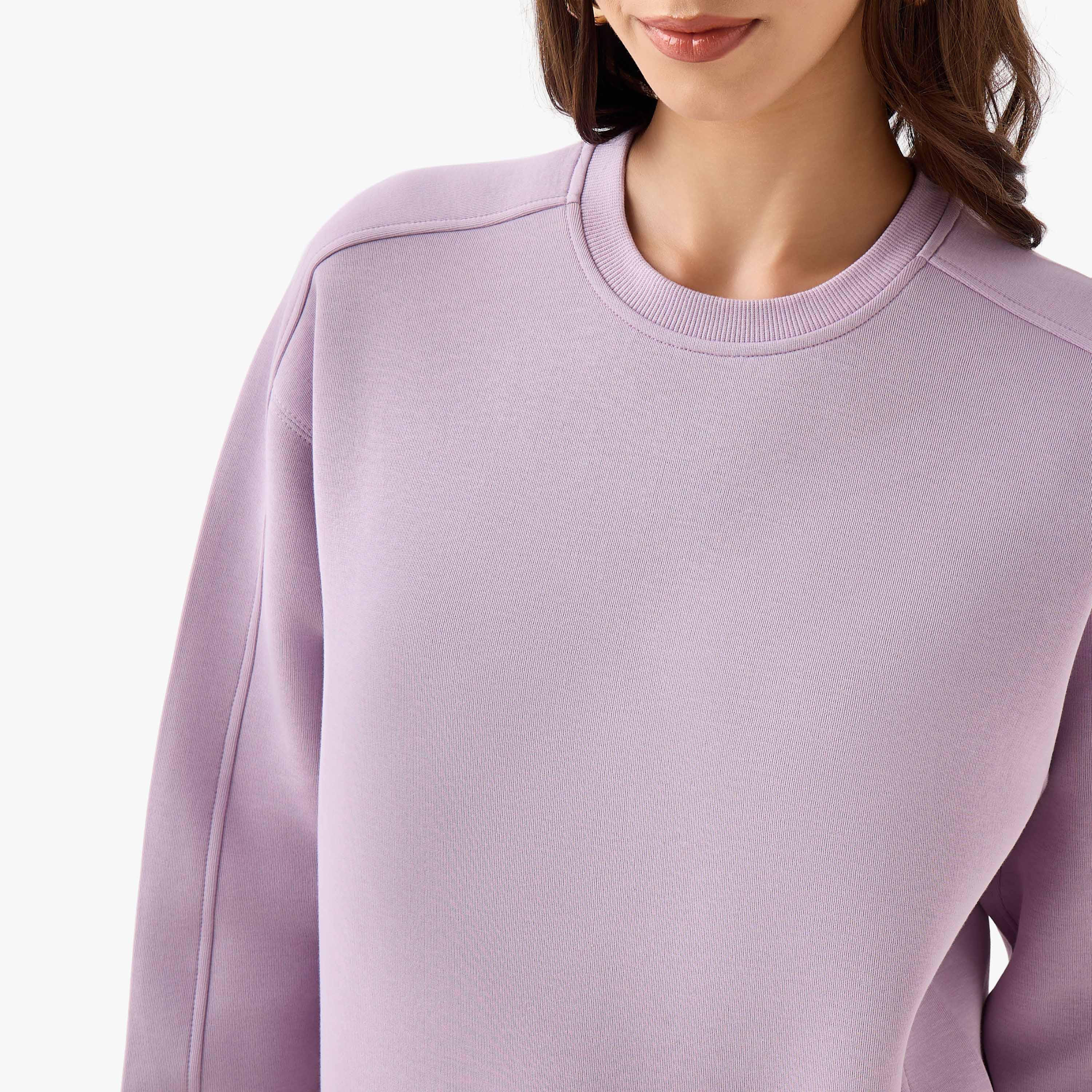 سويت شيرت بقصّة مريحة-women-winterwear-hoodiesandsweatshirts-sweatshirts-image-4