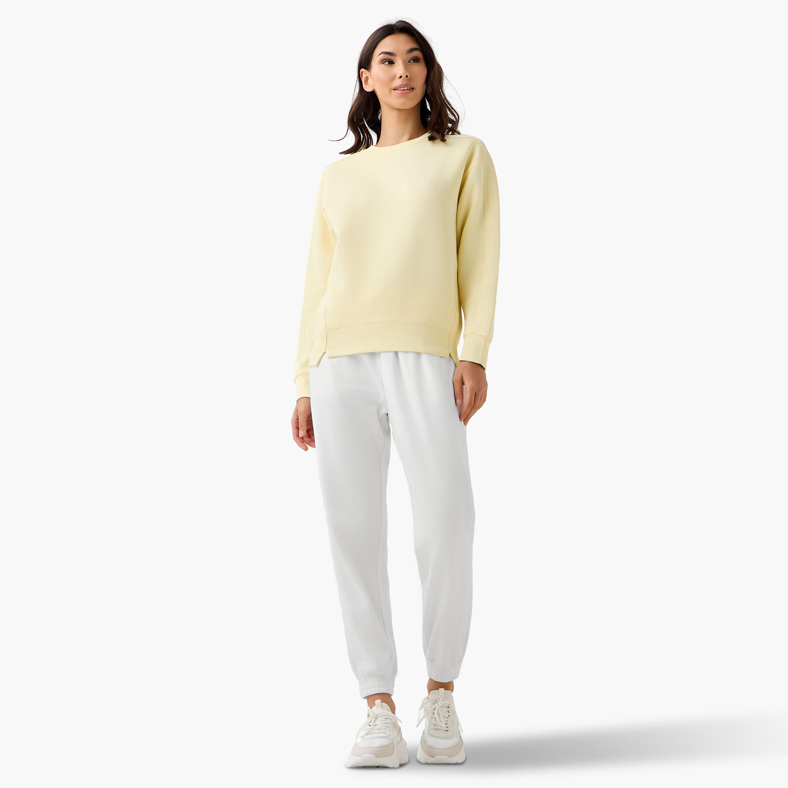 سويت شيرت بقصّة مريحة-women-winterwear-hoodiesandsweatshirts-sweatshirts-image-2