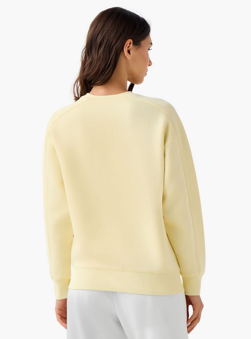 سويت شيرت بقصّة مريحة-women-winterwear-hoodiesandsweatshirts-sweatshirts-image-3