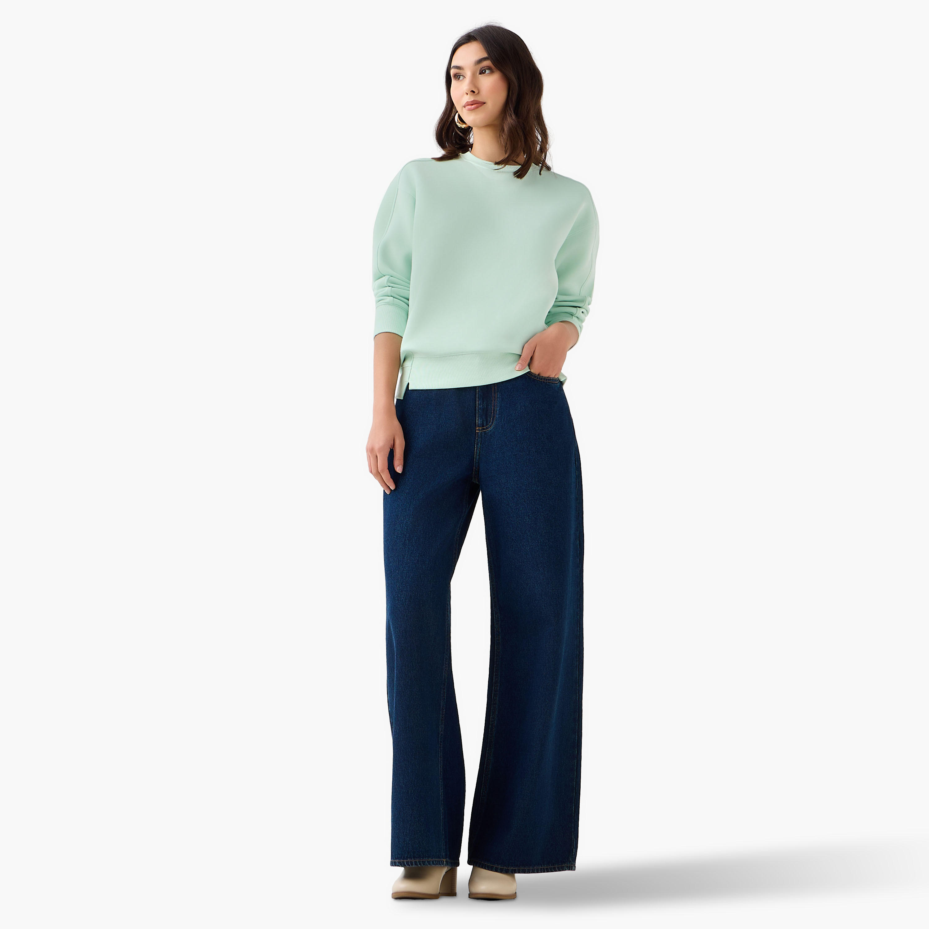 سويت شيرت بقصّة مريحة-women-winterwear-hoodiesandsweatshirts-sweatshirts-image-4