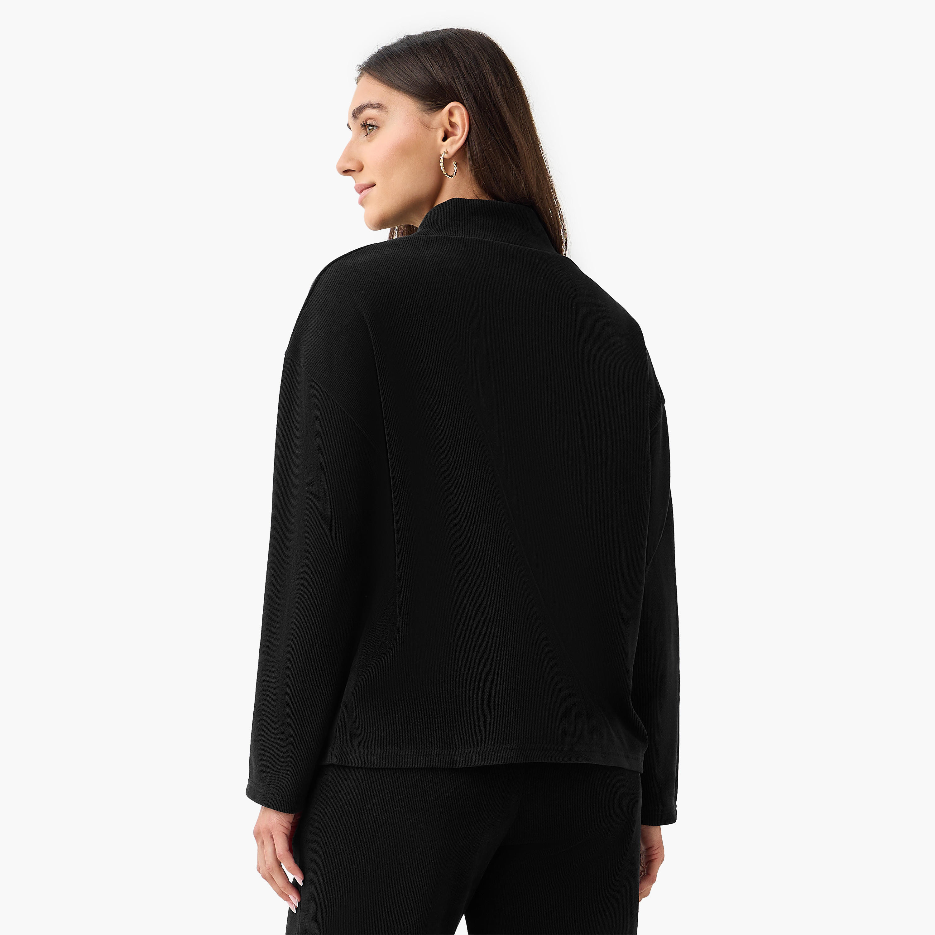 بلوزة بقصة عادية وياقة عالية-women-clothing-coordsets-image-3