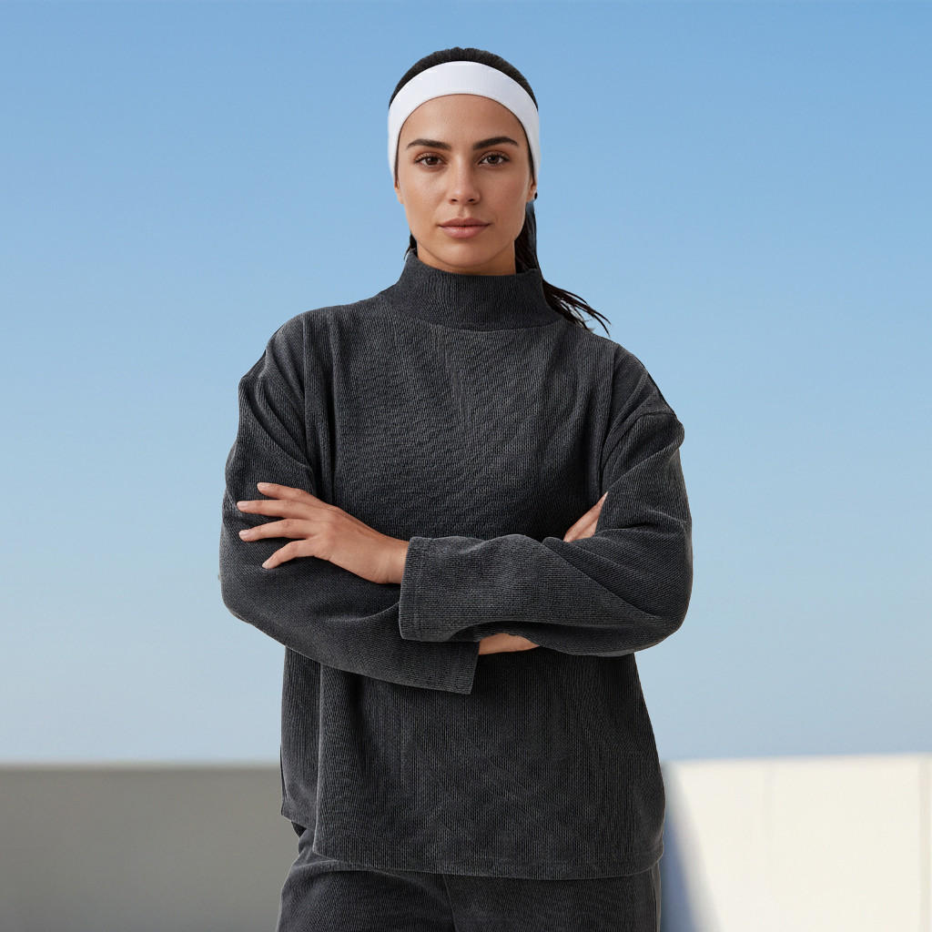 بلوزة بقصة عادية وياقة عالية-women-clothing-coordsets-image-2