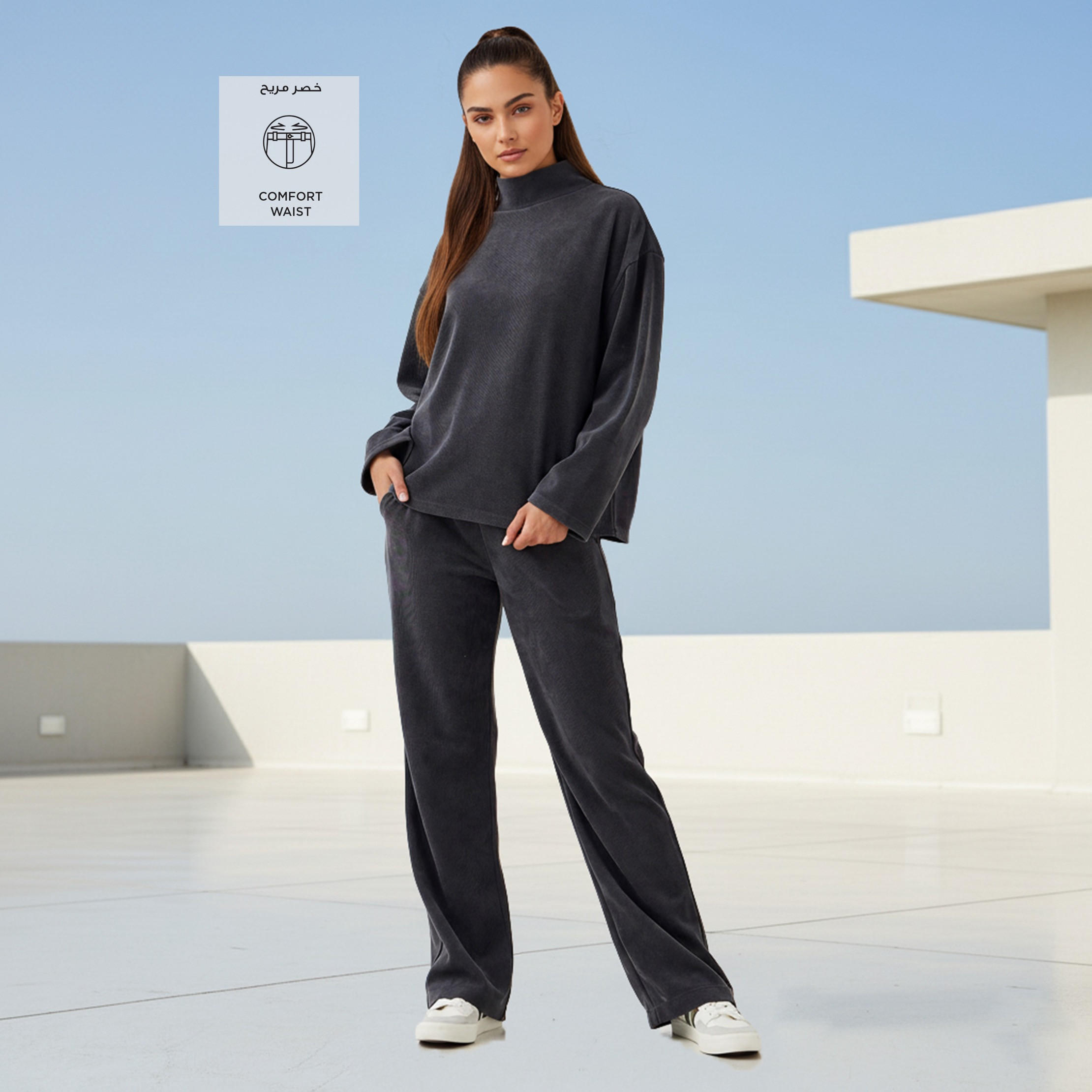 بنطلون كوردروي مضلّع بقصّة عادية وخصر مرن-women-clothing-bottoms-joggers-image-2