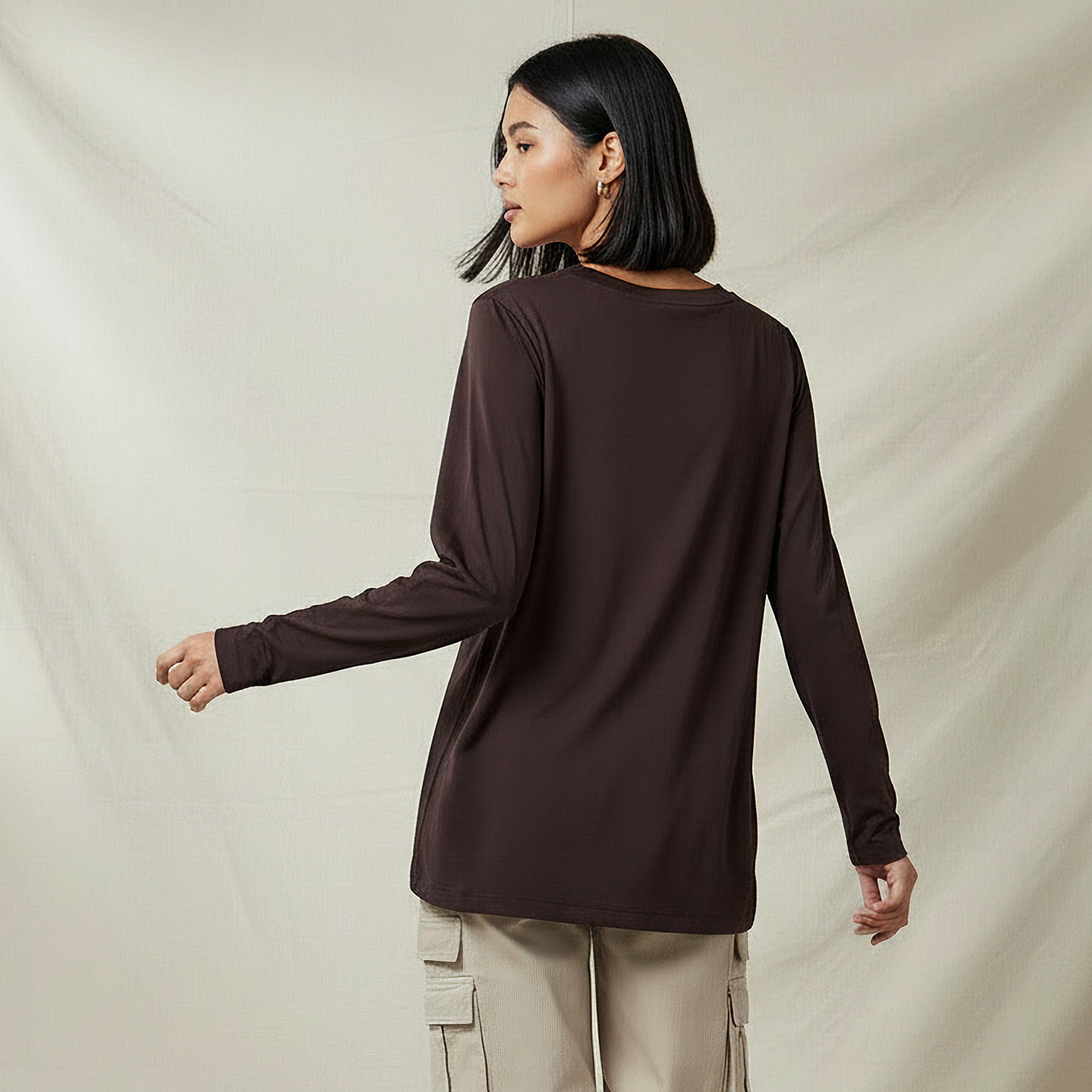 تيشيرت طويل بقصة عادية وتفاصيل فتحة-women-clothing-tshirts-image-3