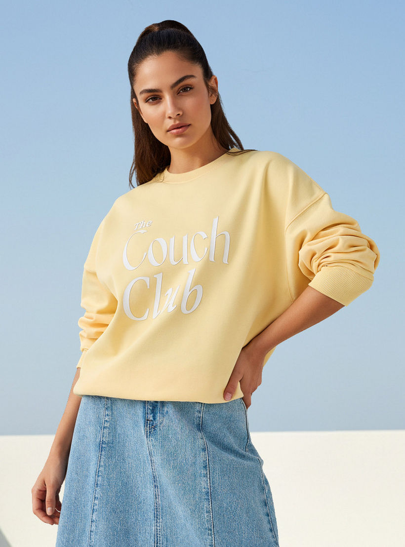سويت شيرت بقصة عادية وطبعات-women-winterwear-hoodiesandsweatshirts-sweatshirts-image-4