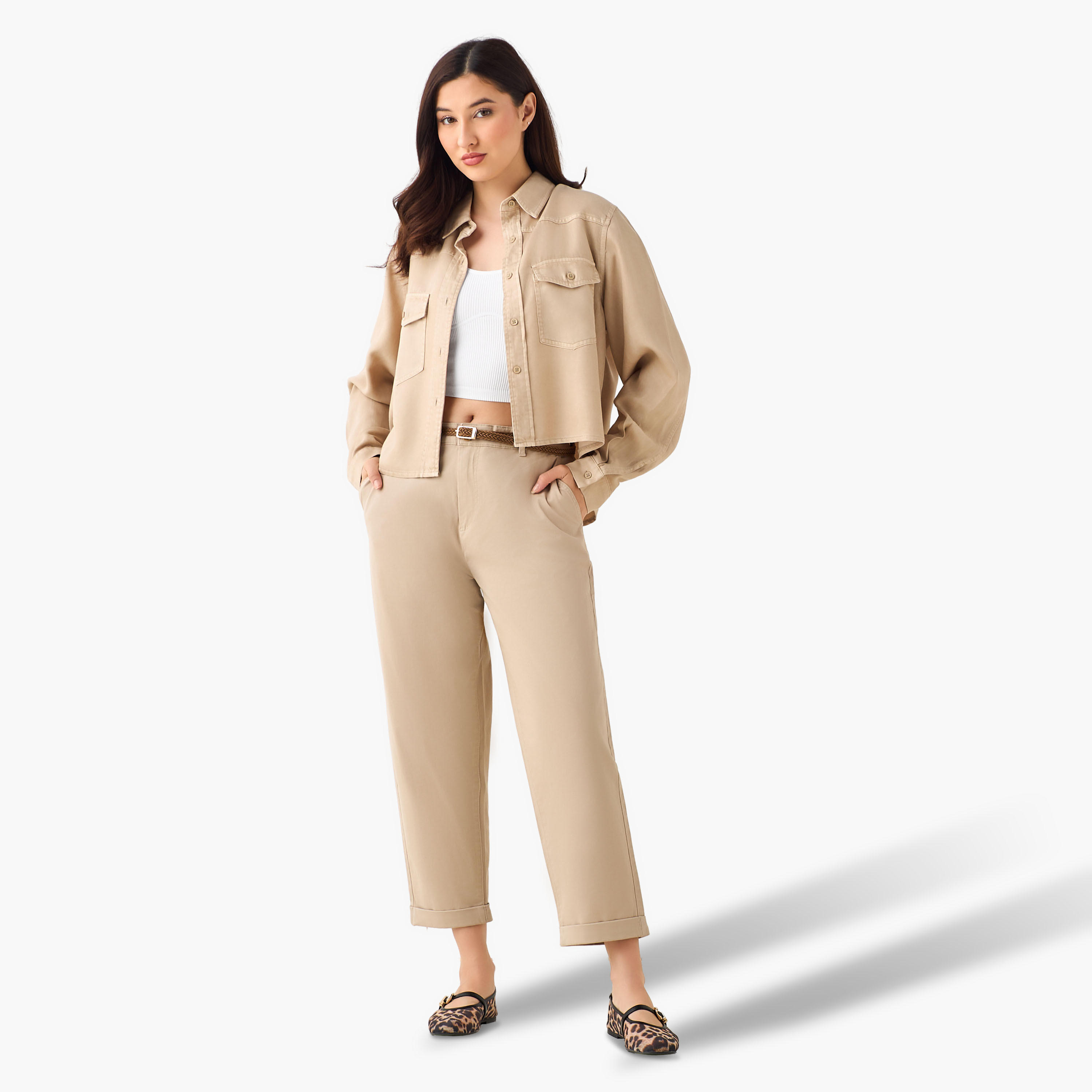 بنطلون شينو بخصر مرتفع وقصة مريحة-women-clothing-bottoms-trousers-image-3