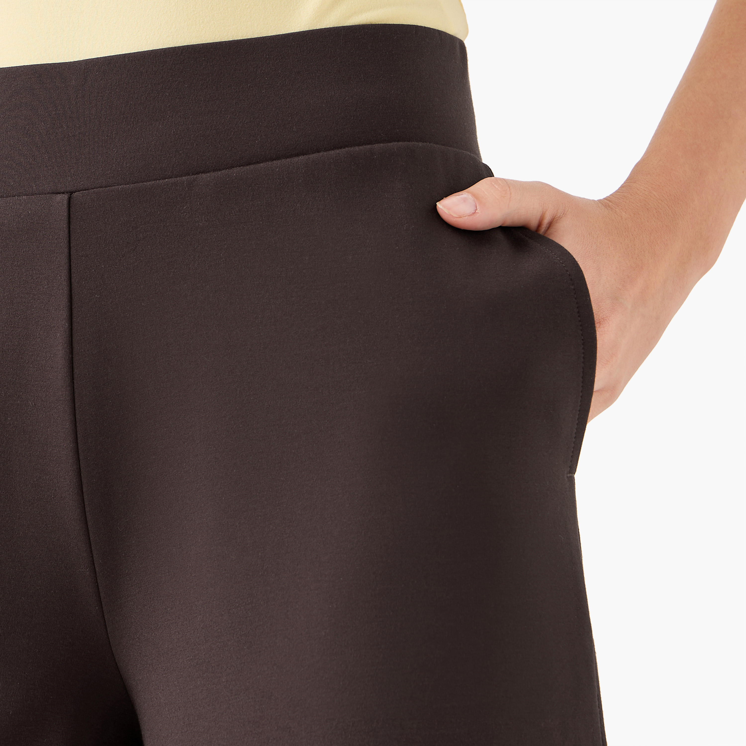 بنطلون واسع الساقين بخصر مرن-women-clothing-bottoms-trousers-image-2