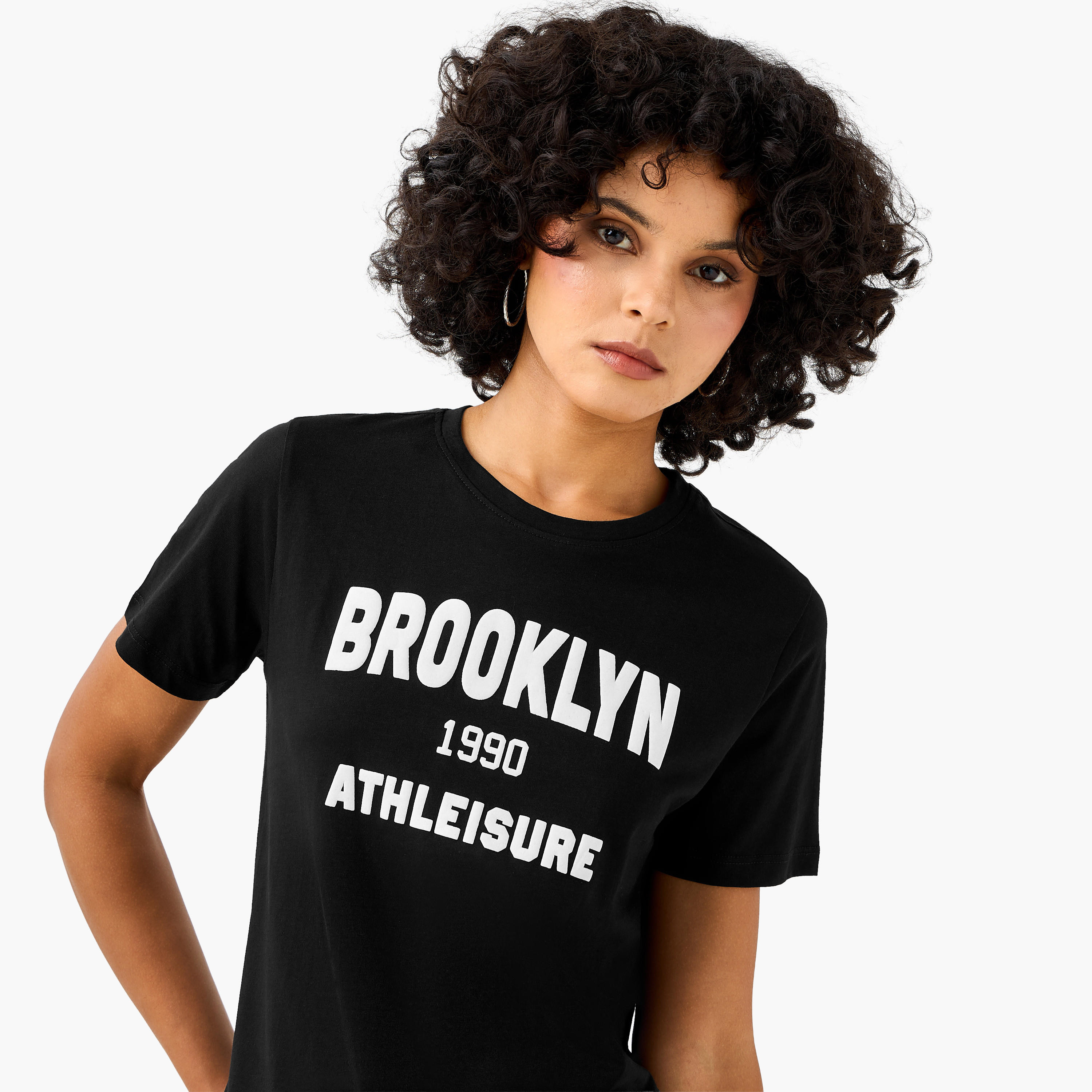 تيشيرت قطن بقصة عادية وطبعات-women-clothing-tshirts-image-1
