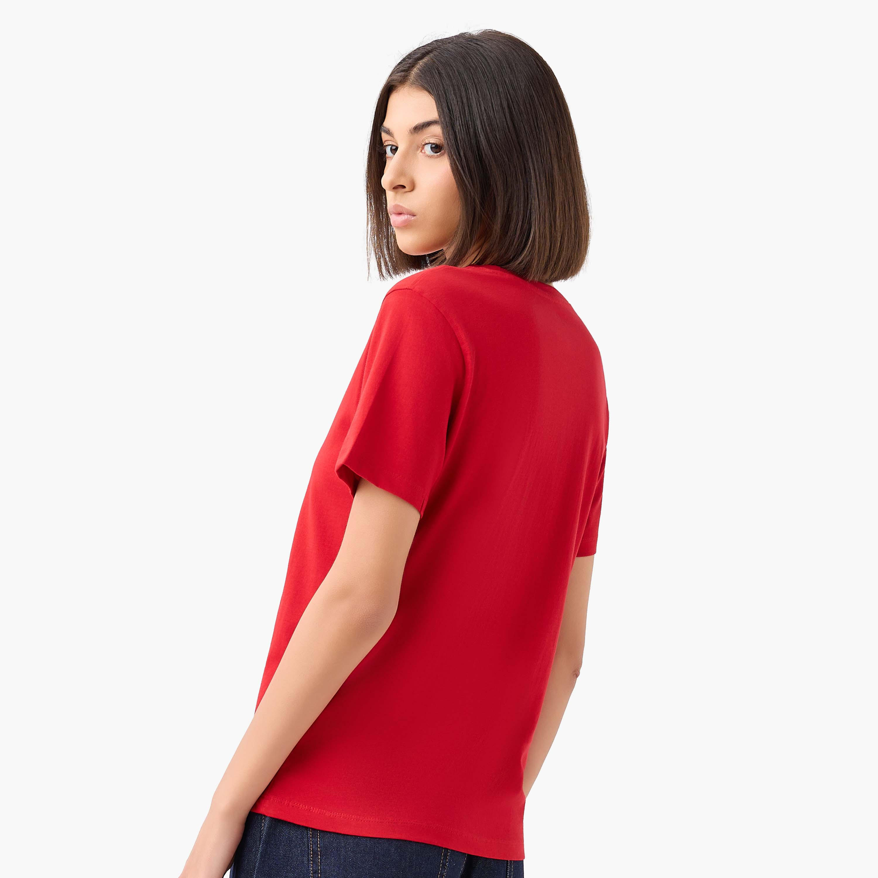 تيشيرت قطن بقصة عادية وطبعة كتابية-women-clothing-tshirts-image-3