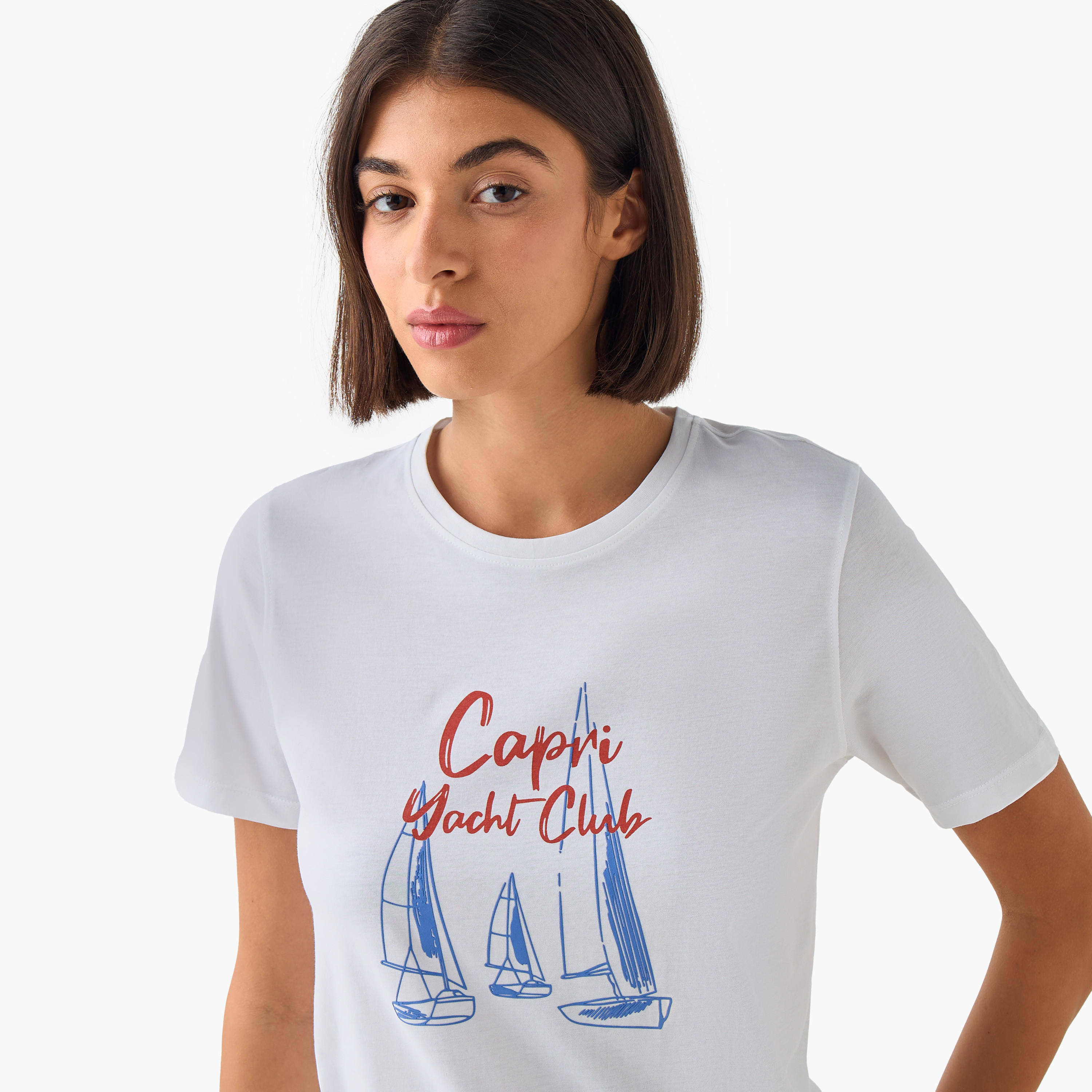 تيشيرت قطن بقصة عادية بطبعات جرافيك-women-clothing-tshirts-image-1