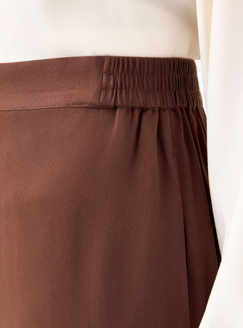 بنطلون بلازو بقصّة مريحة وخصر مرن-women-clothing-bottoms-trousers-image-4