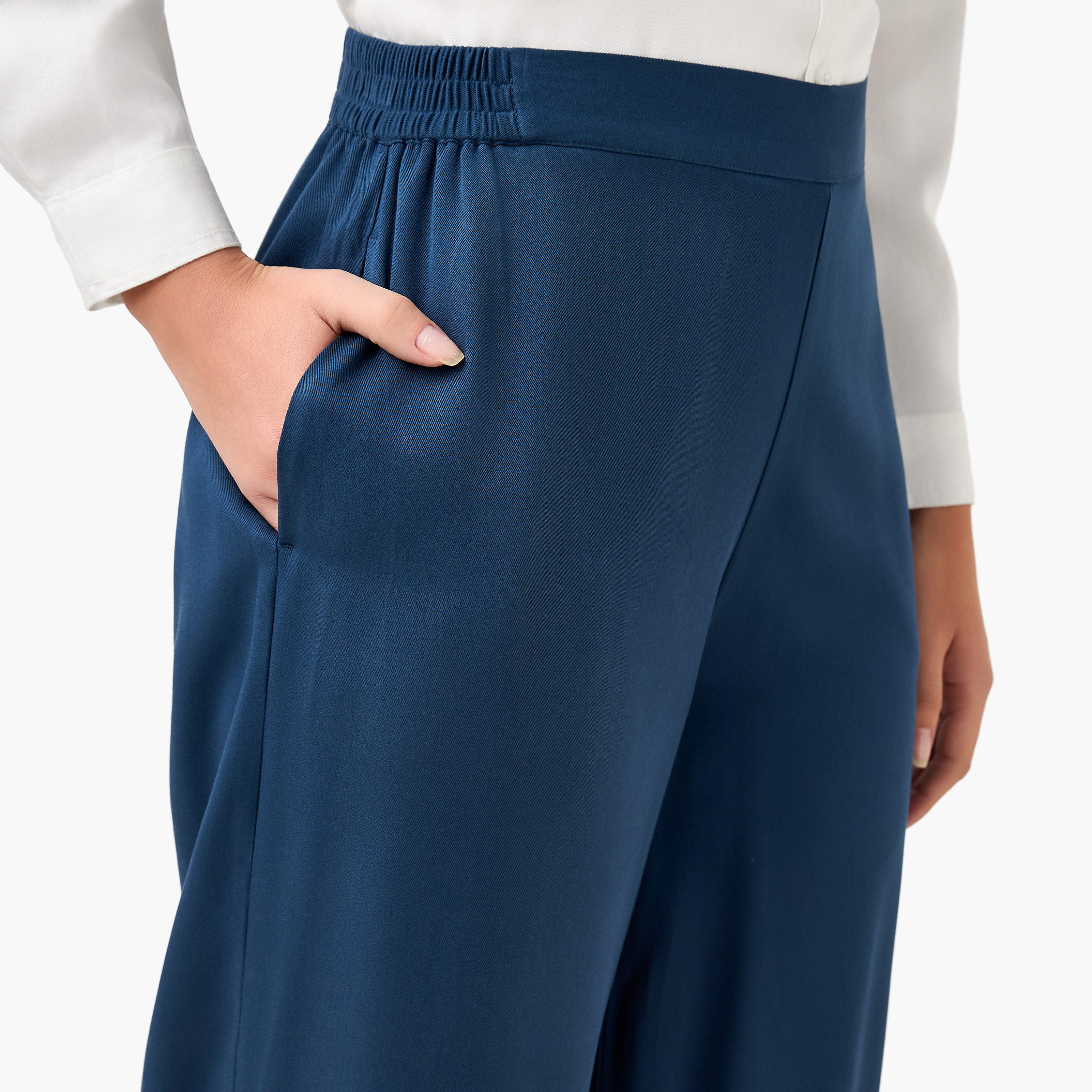 بنطلون بالازو رايون بخصر مرن وقصة مريحة-women-clothing-bottoms-trousers-image-4